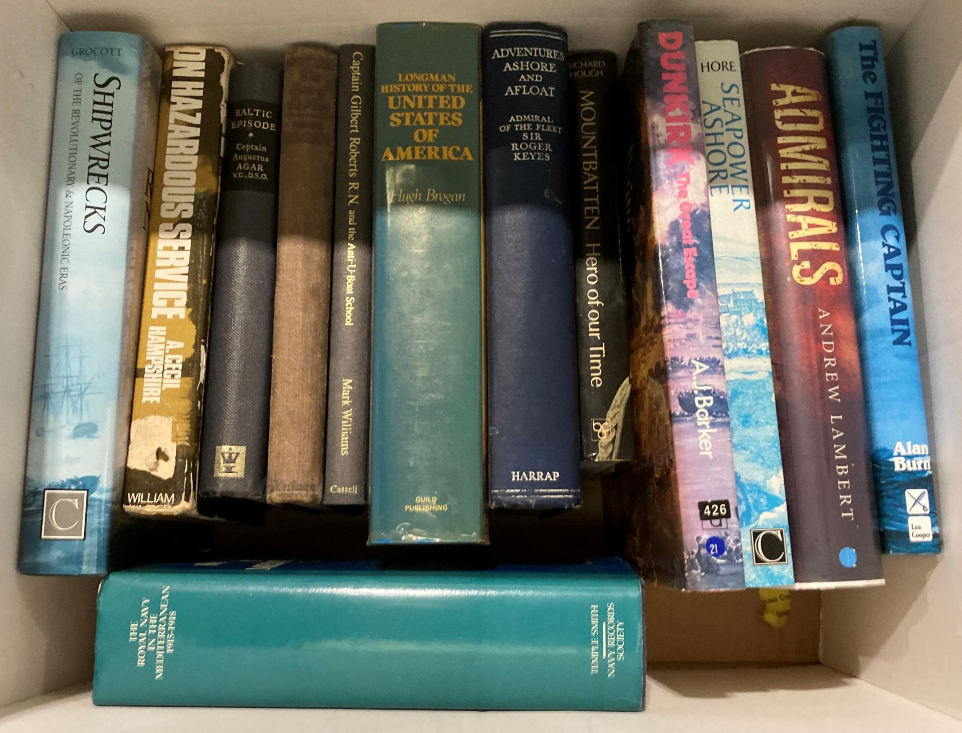 Contents to four boxes - 55 books mainly maritime and naval related including four volumes 'Nolan's - Bild 4 aus 5