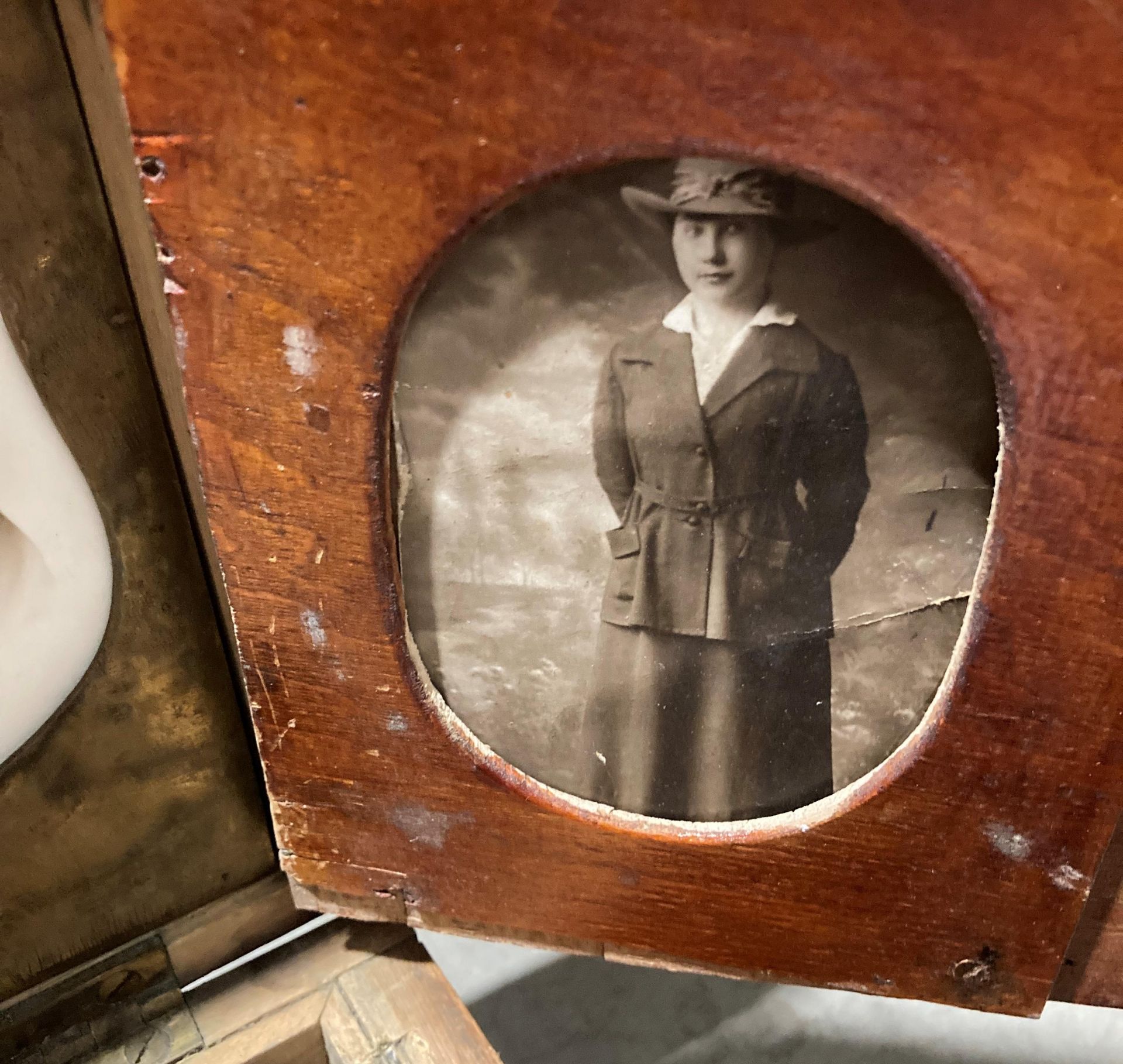 Sailor's Ditty Box with Medals/Photographs, Original letters, diary etc. to S8185 H.ANGER ORD. R.N. - Image 6 of 8