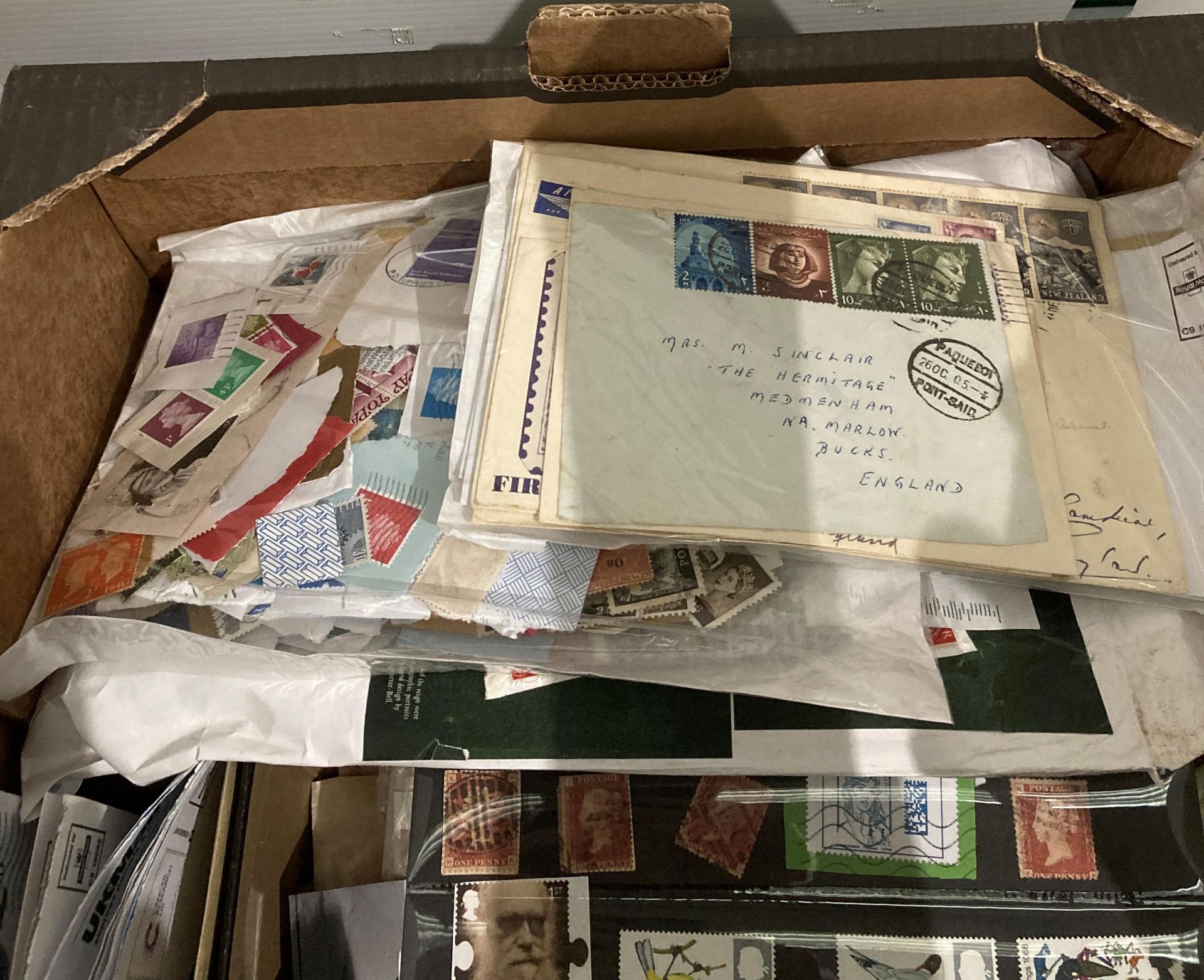 Contents to box - large quantity of assorted used stamps - various countries (Saleroom location: - Image 4 of 4