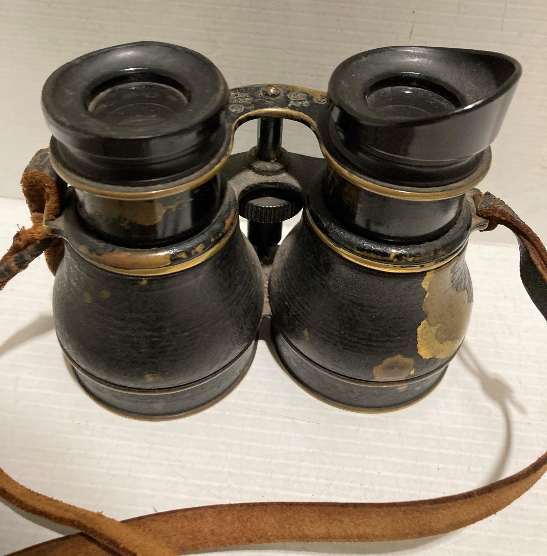 Pair of brass and black coated airborne vintage binoculars with stamps reg no: 6E/336 crown AM - Image 2 of 3