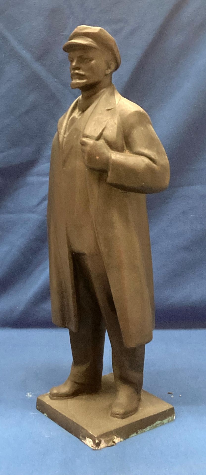 A metal statue of Lenin, - Image 3 of 11