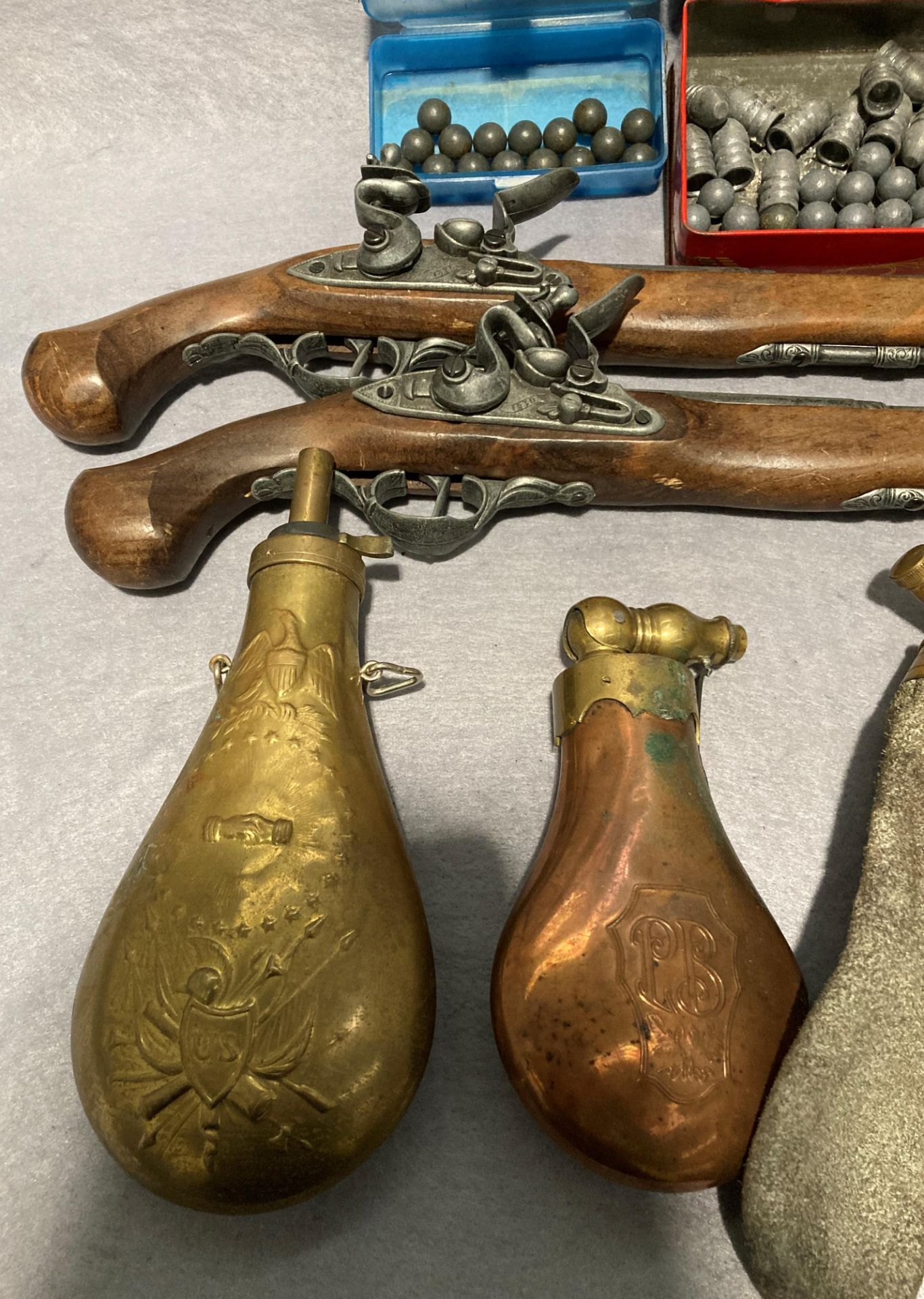 Contents to tray - two 1830 replica flintlock pistols, four assorted powder flasks including horn, - Image 2 of 3