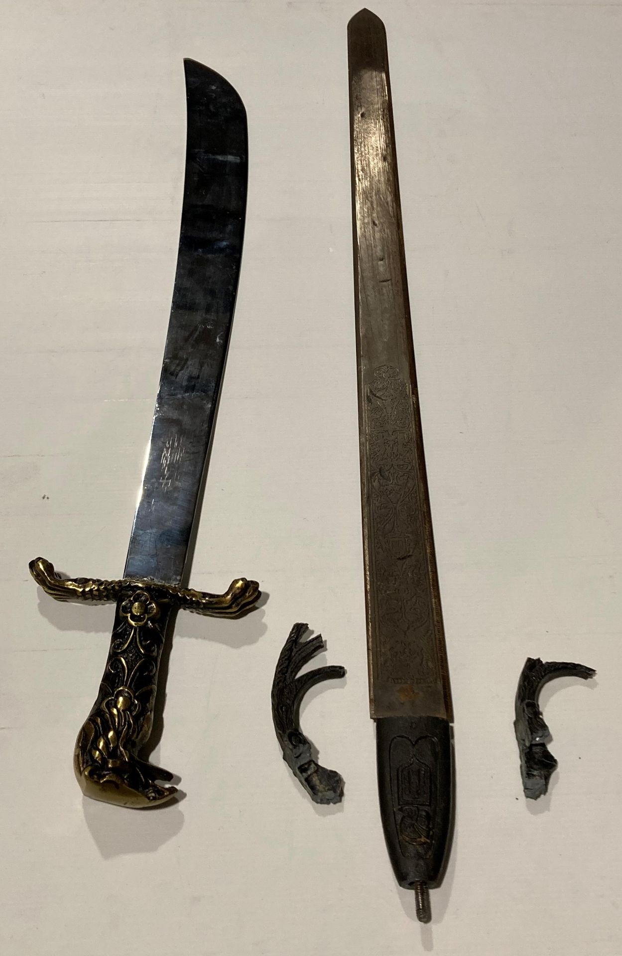 A reproduction steel sword with eagle/dragon head handle (61cm blade) and decorative sword with - Image 4 of 4