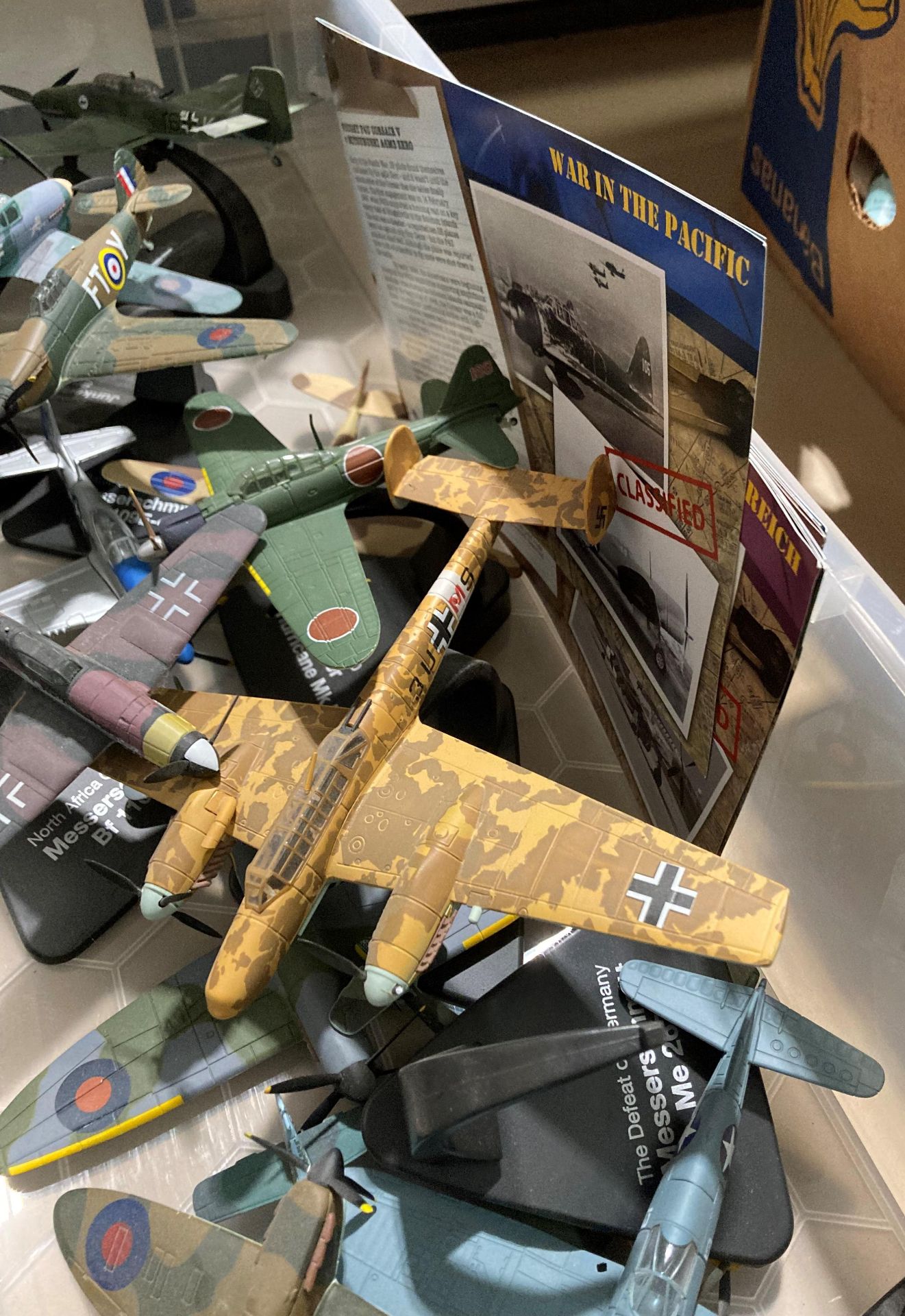 Contents to plastic box - thirteen Atlas Editions scale model Second World War fighter planes and - Image 3 of 3