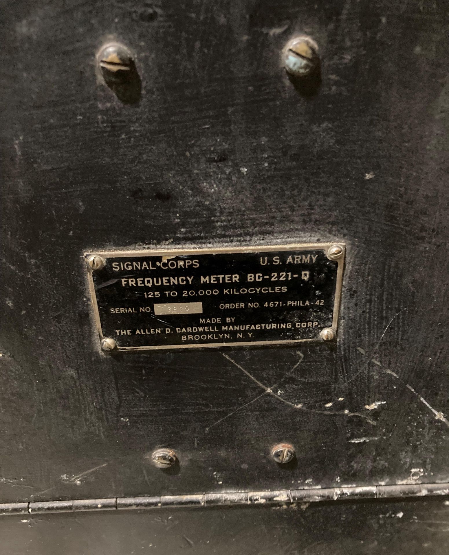 US Army Signal Corps Frequency Meter ref: BC-221-Q, serial no: 3830, made by The Allen D. - Image 4 of 5