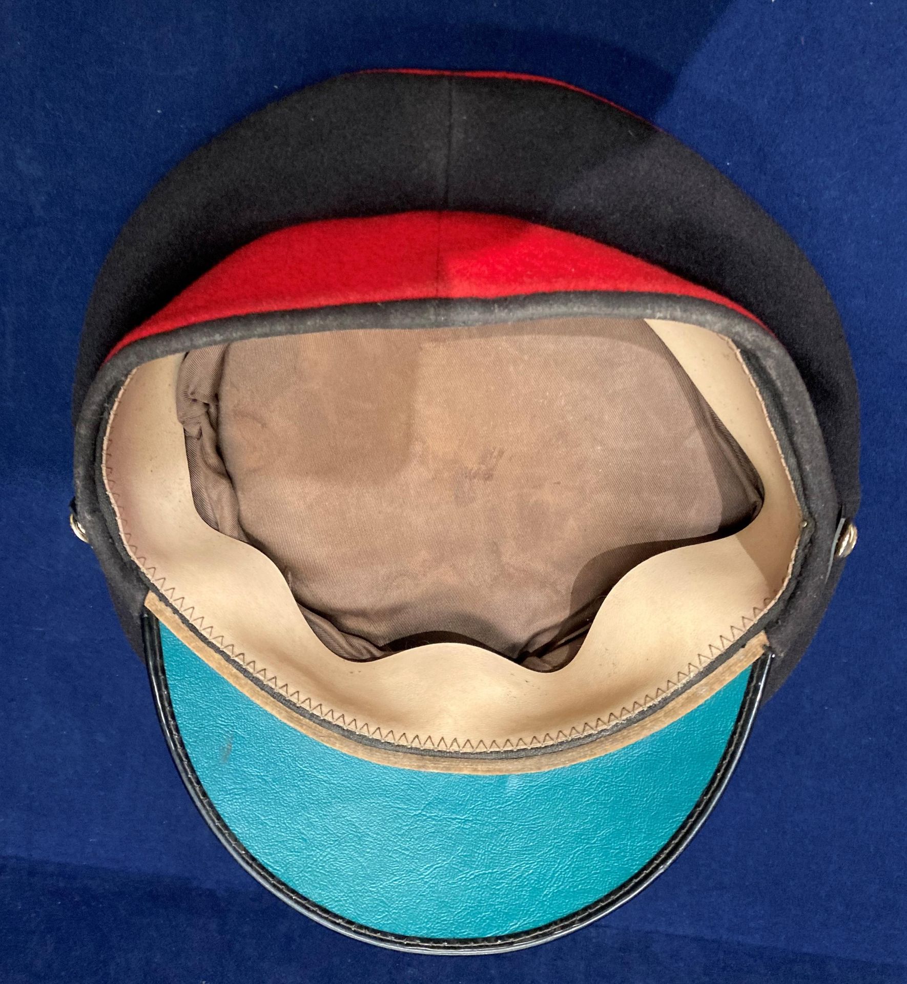 A Royal Artillery Officer's No 1 dress cap (size 56 approx. - Image 5 of 5