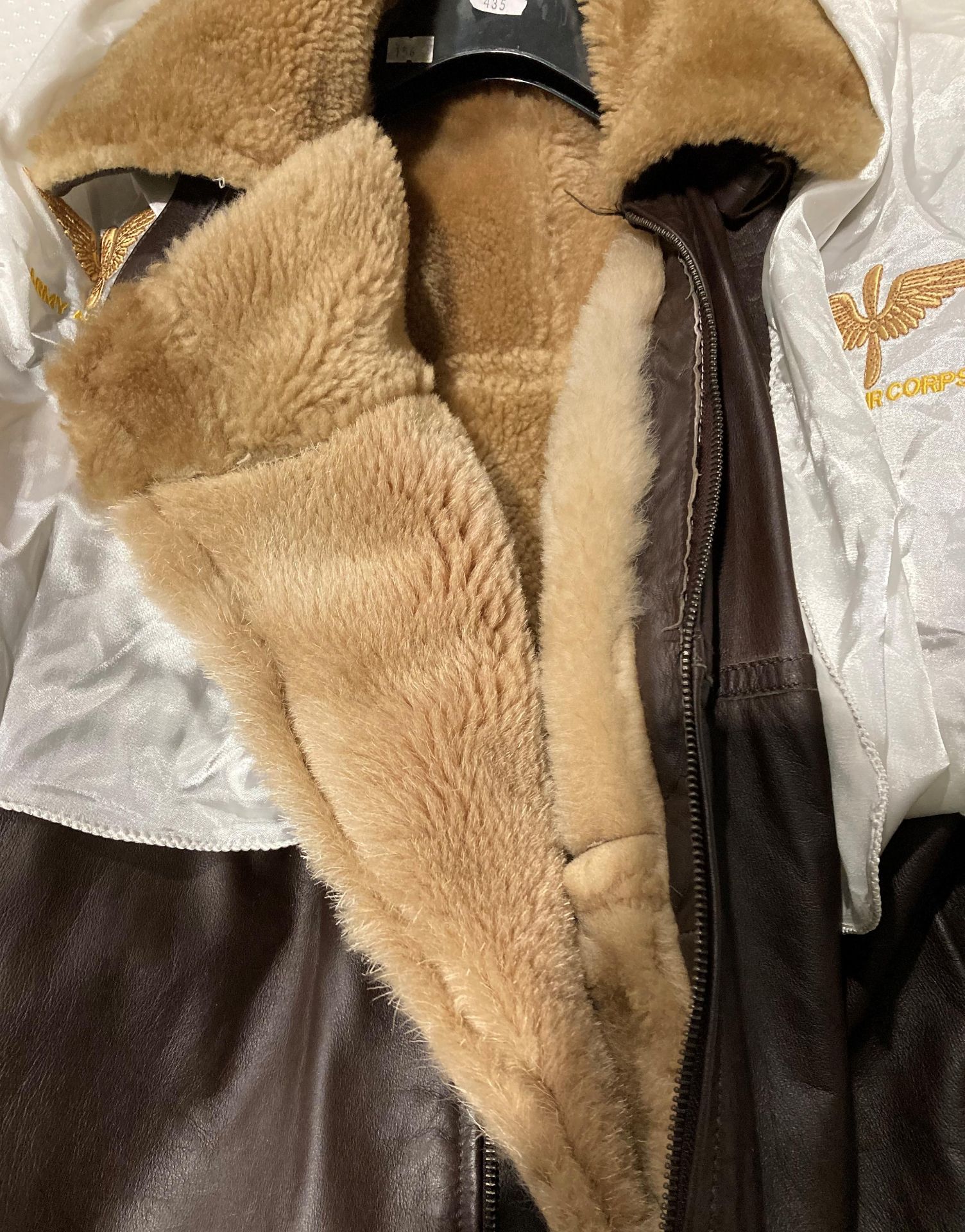 Brown leather and sheep skin effect pilot jacket (size L) with a white silk scarf embroidered with - Bild 3 aus 3