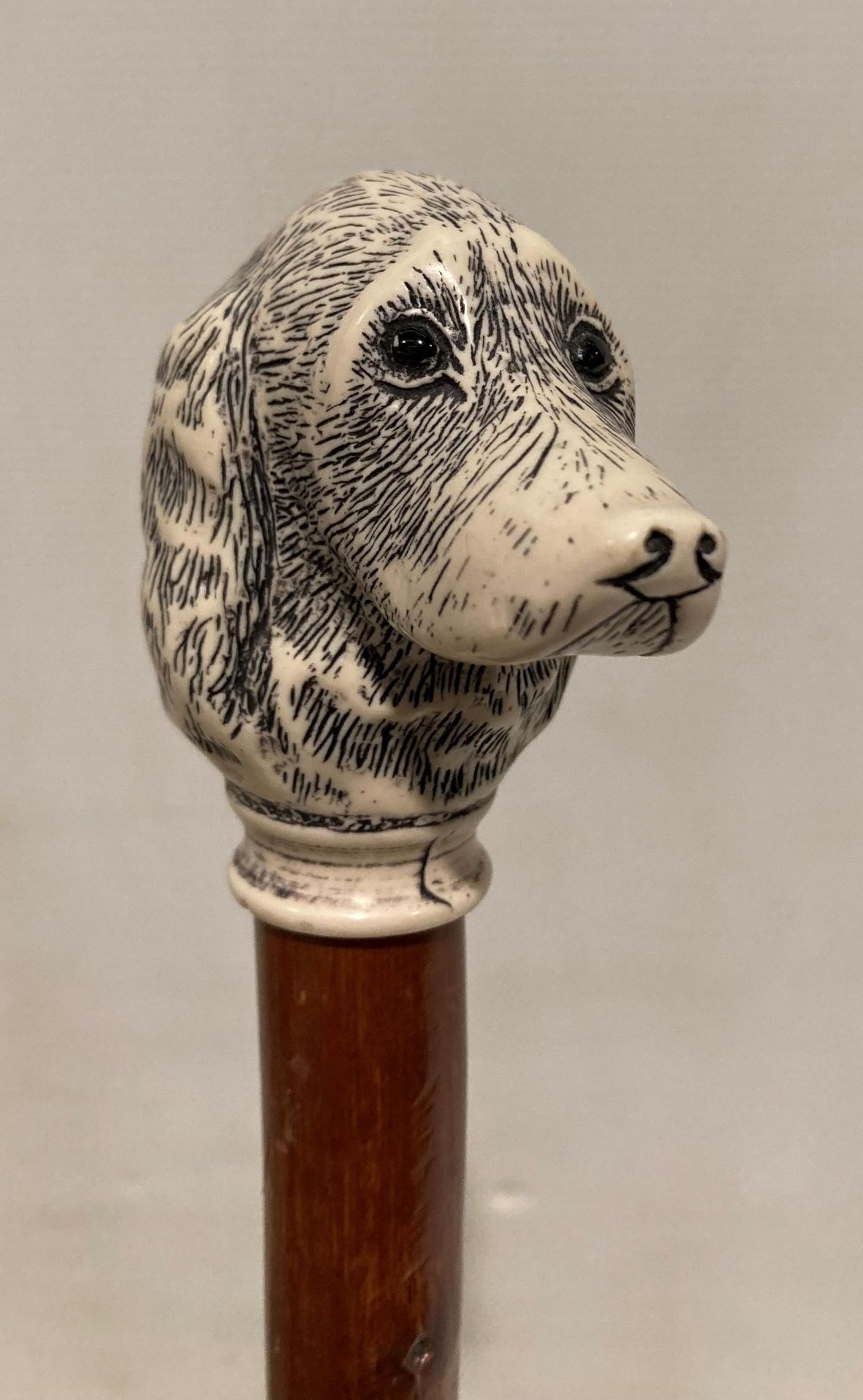 Wooden walking stick with a resin Spaniels head, - Bild 2 aus 4