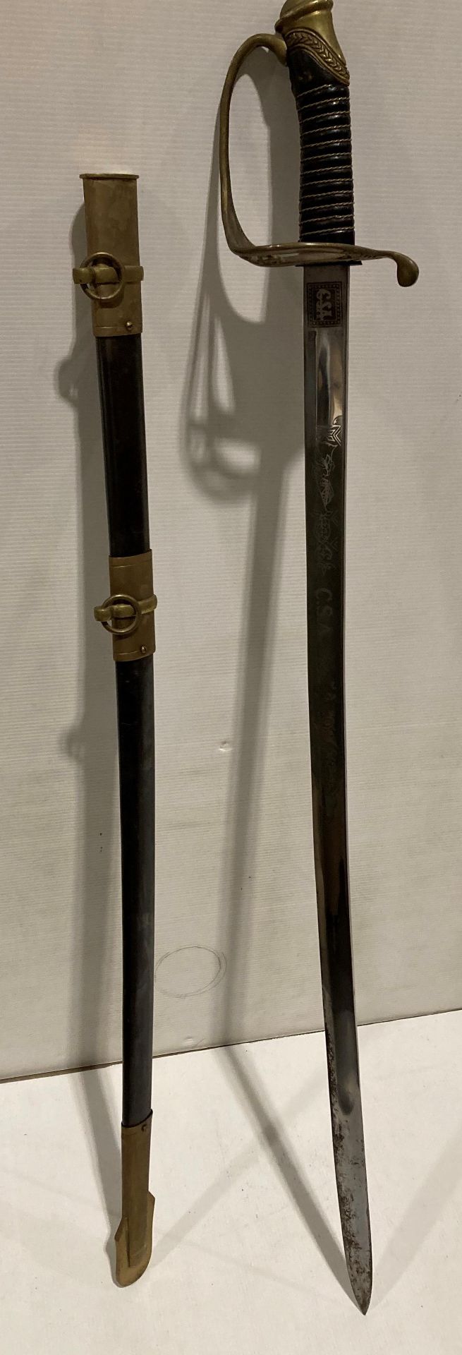 A reproduction Confederate Cavalry Officer's sword with CSA etched blade and CS to brass handle - Image 3 of 6