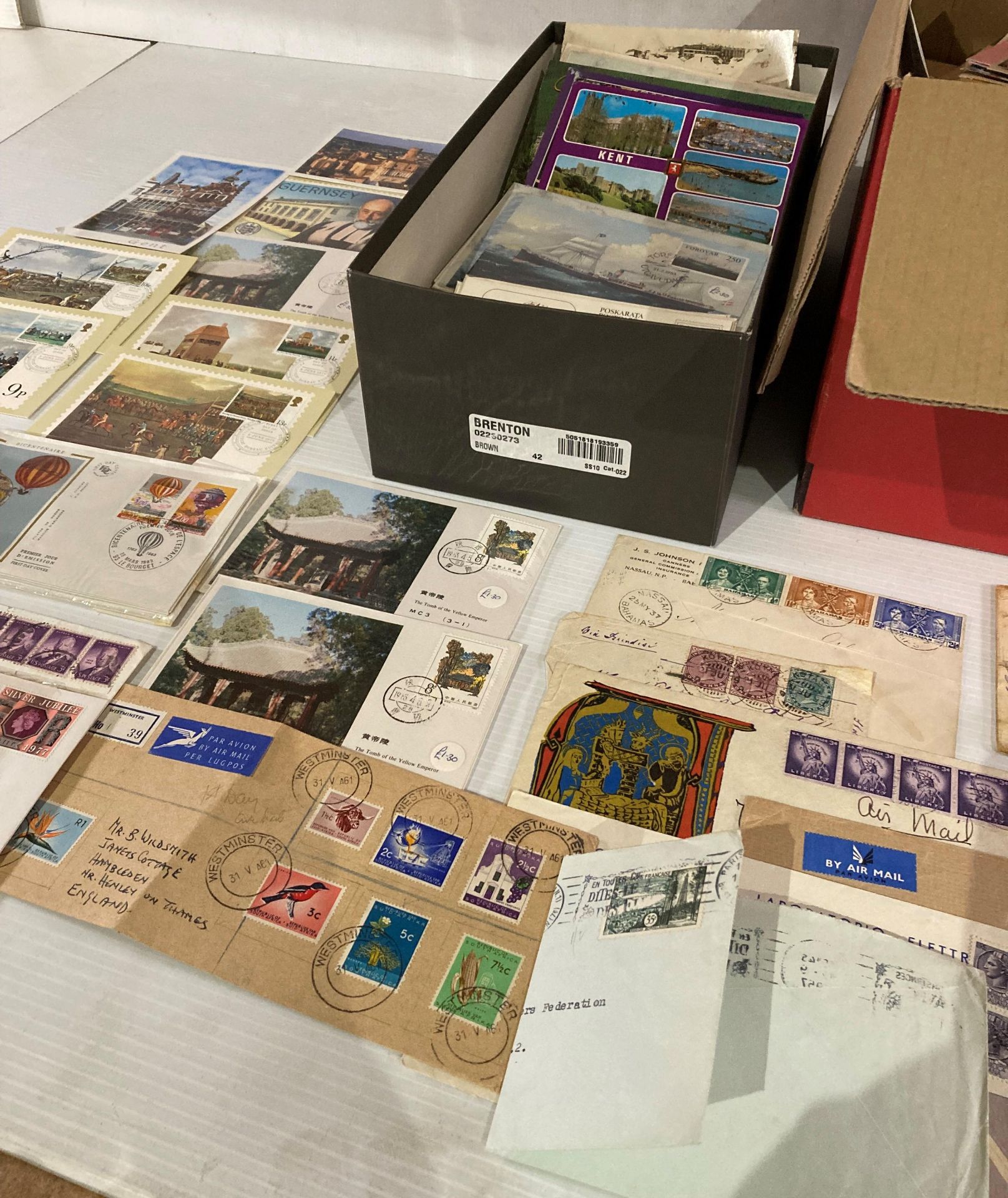 Contents to box - large quantity of stamps including souvenir covers, silk stamps, postcards, etc. - Image 3 of 5
