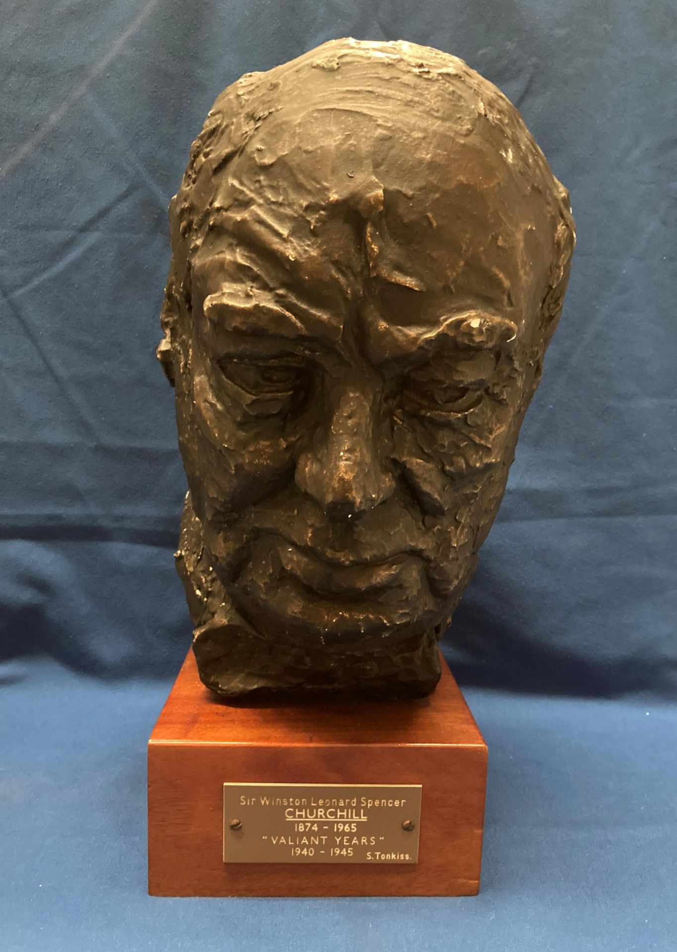 S Tonkiss (1909-1992) plaster head sculpture of Sir Winston Leonard Spencer Churchill, - Image 2 of 5