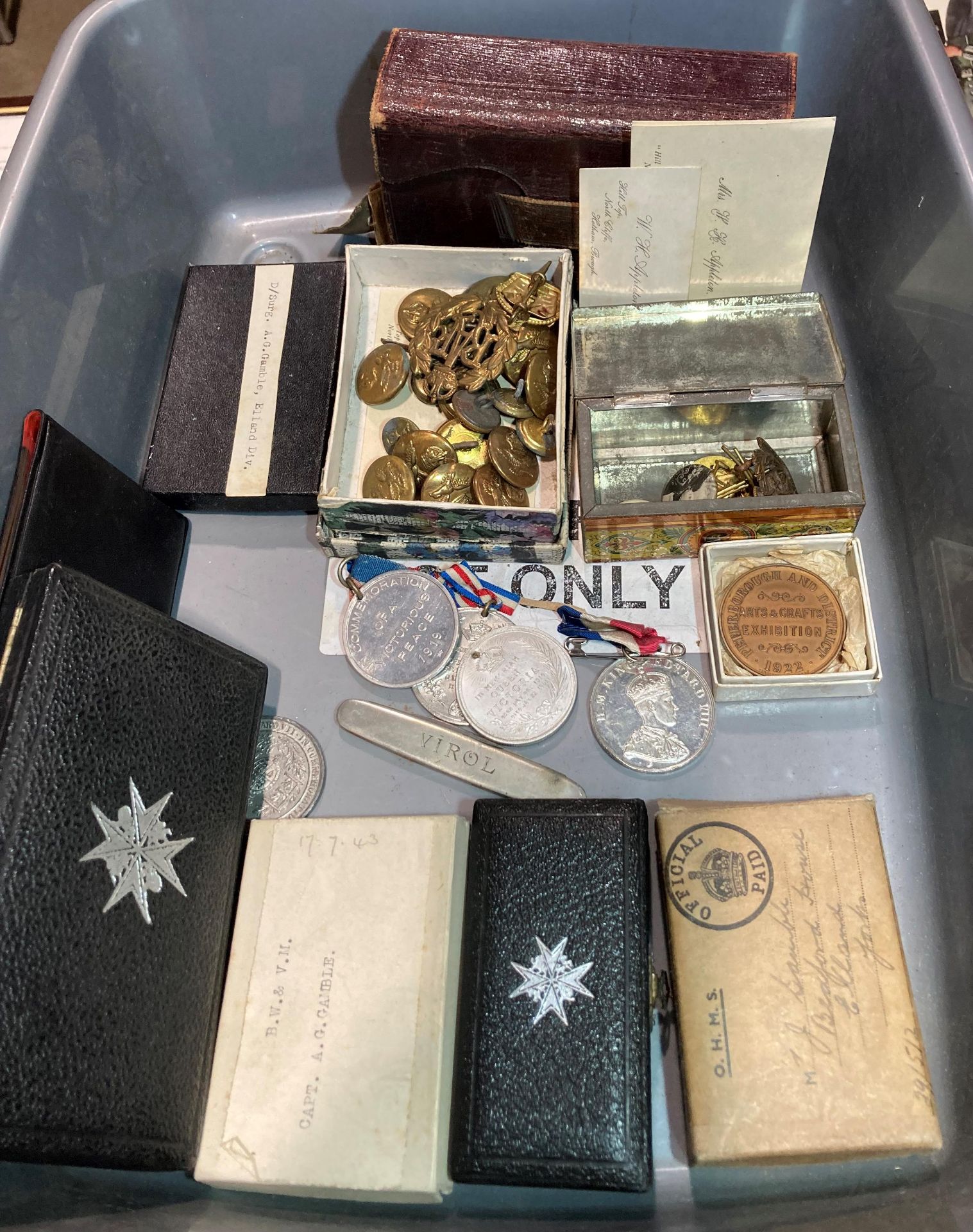 Contents to tray - two First World War medals - British World War Medal 1914-1918 and Victory Medal - Image 5 of 13