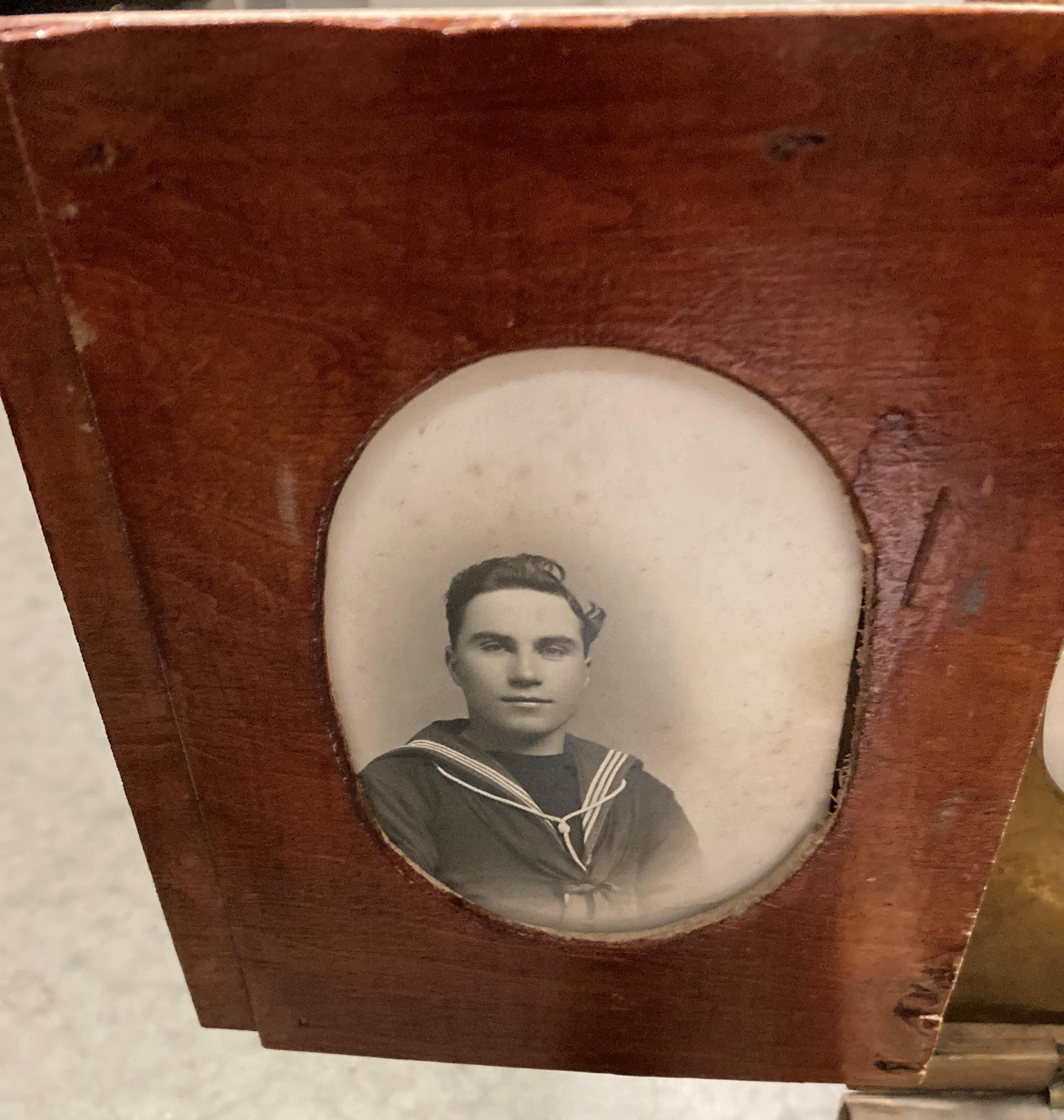 Sailor's Ditty Box with Medals/Photographs, Original letters, diary etc. to S8185 H.ANGER ORD. R.N. - Image 5 of 8