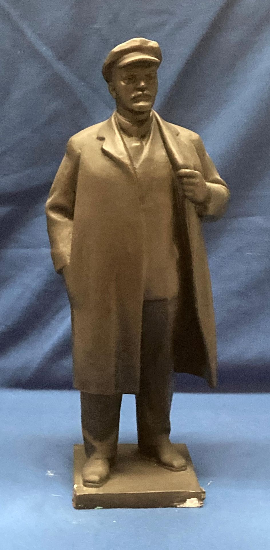 A metal statue of Lenin,