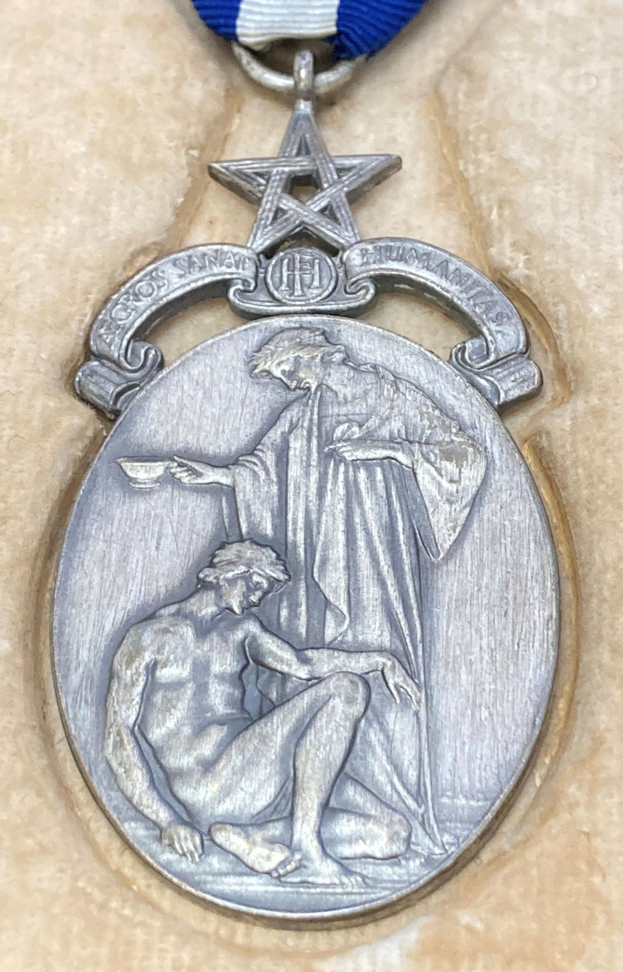 Masonic jewel in named fitted box of issue named to W. Bro. F.A.T. Young, no. - Image 2 of 4