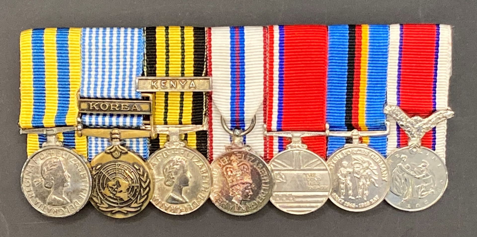 Africa General Service Medal (Queen Elizabeth II) complete with ribbon and clasp for Kenya and a - Image 4 of 4