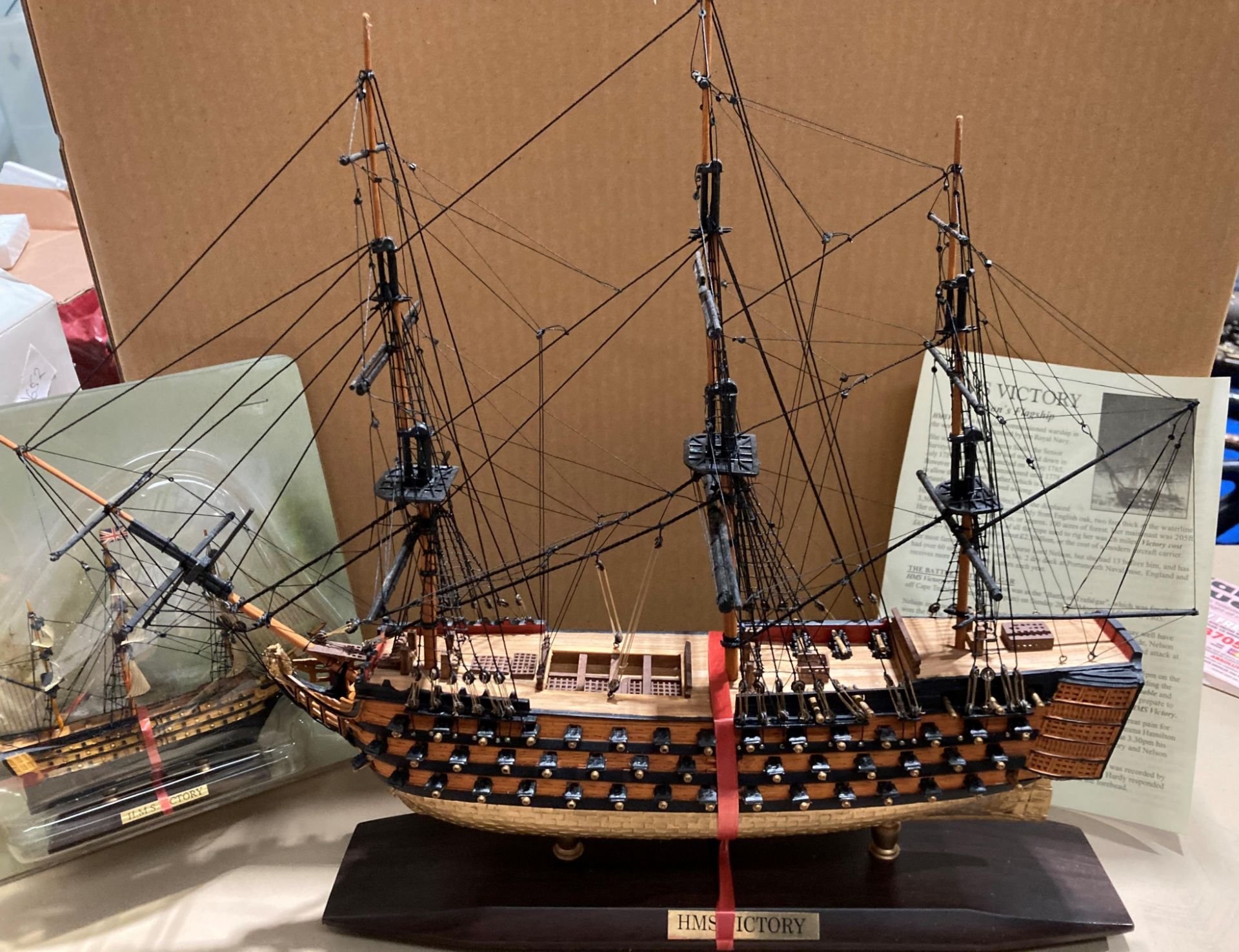 A scale model of HMS Victory on plinth (approximately 49cm long, - Image 2 of 4