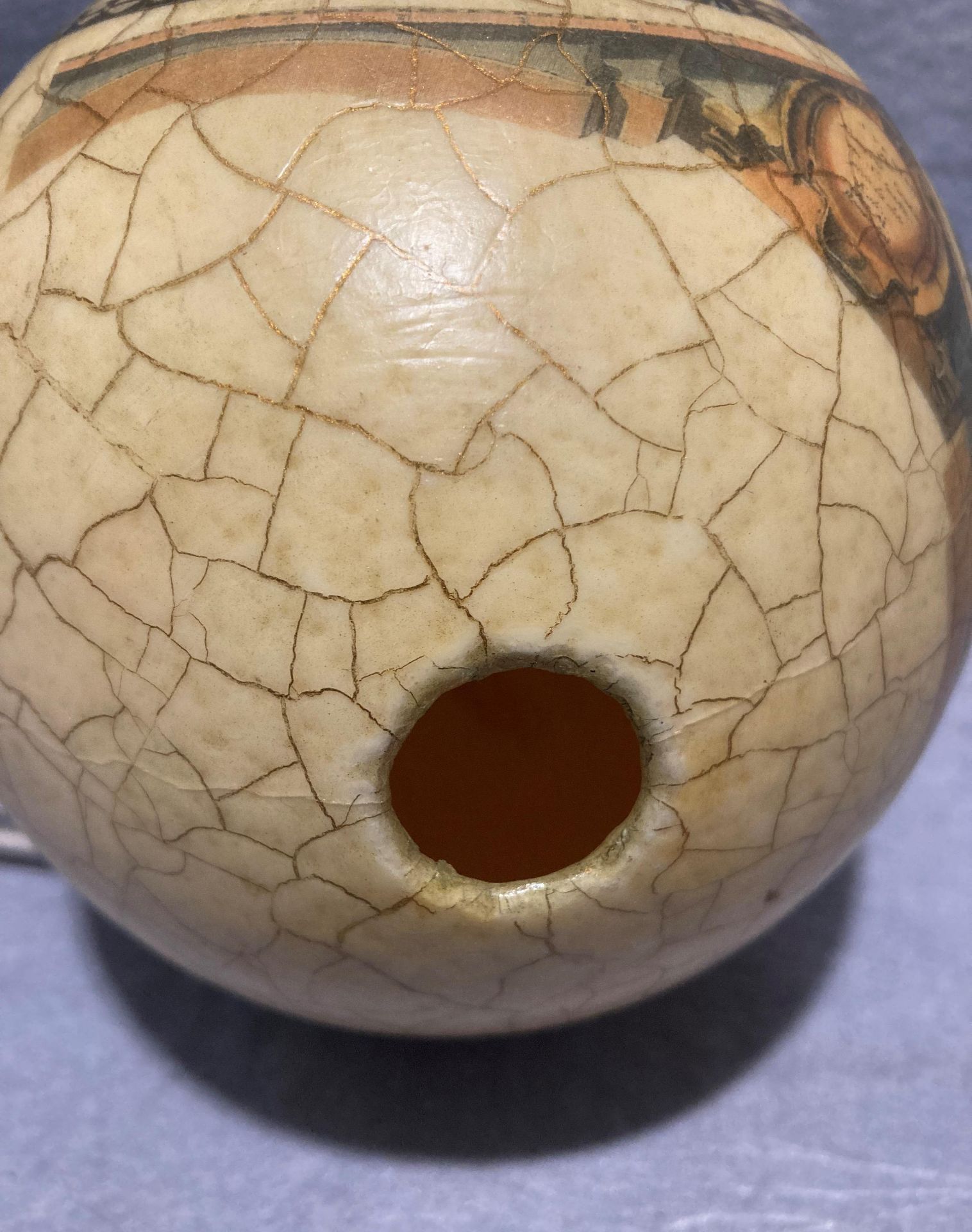 A decorated ostrich egg with World Map and Africa animal scene (approximately 16cm high) with a - Image 5 of 11