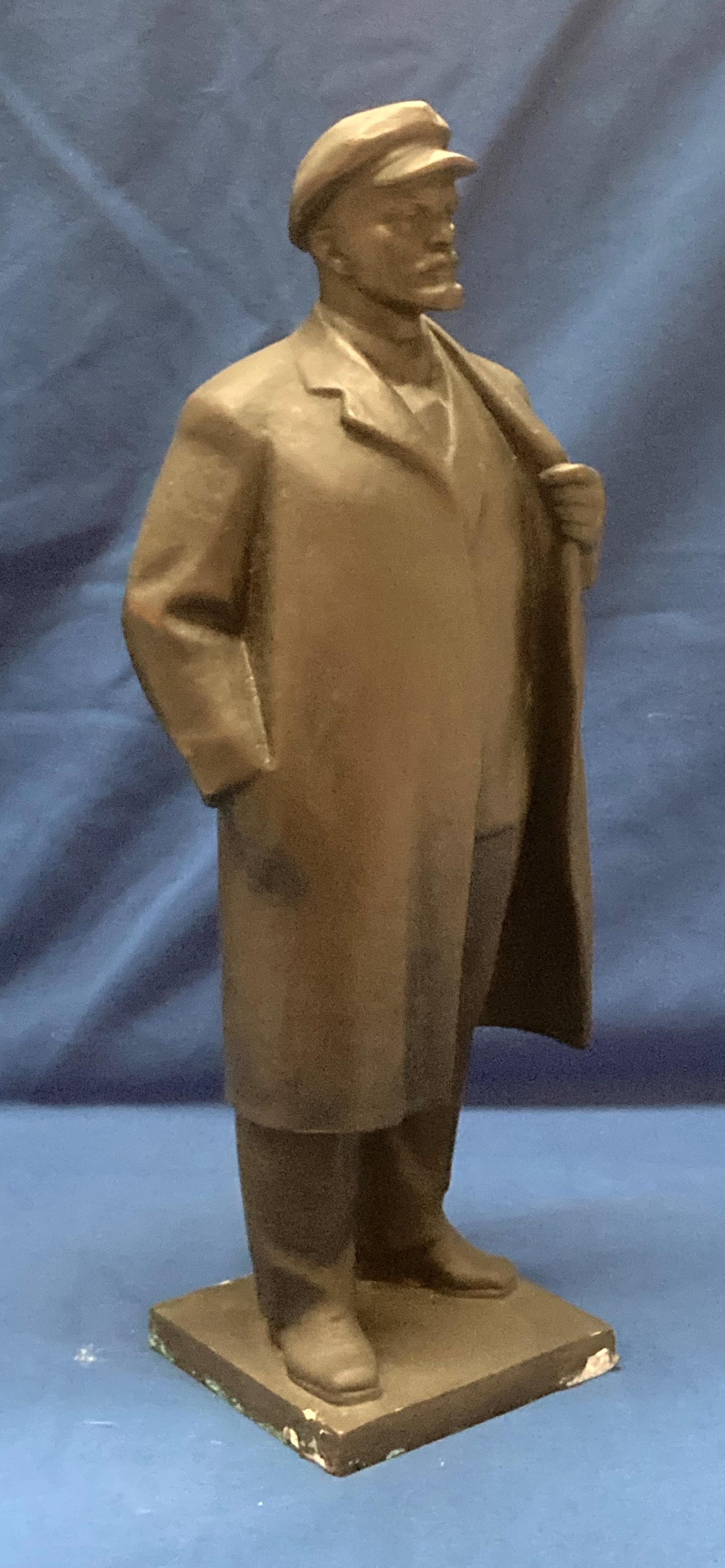 A metal statue of Lenin, - Image 2 of 11