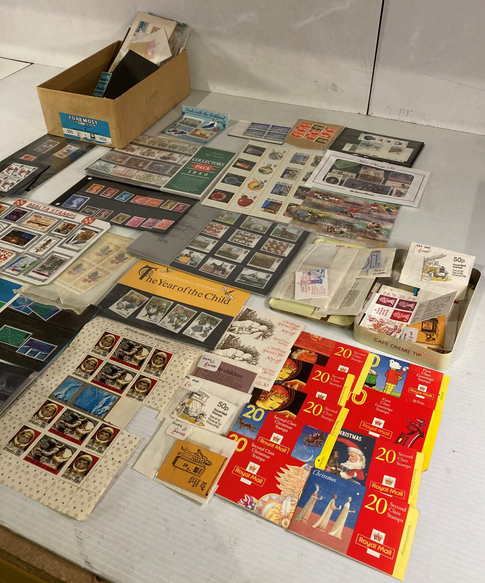 Contents to box - Worldwide mint condition stamps from assorted countries, - Image 3 of 4