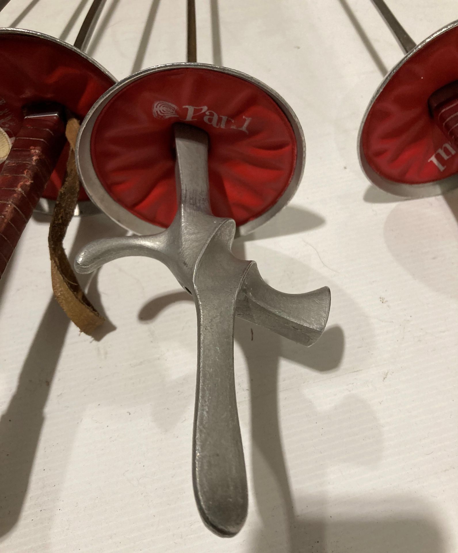 Light brown Jasco vinyl fencing bag and seven assorted Paul Leon foil blades/swords two with pistol - Image 8 of 10