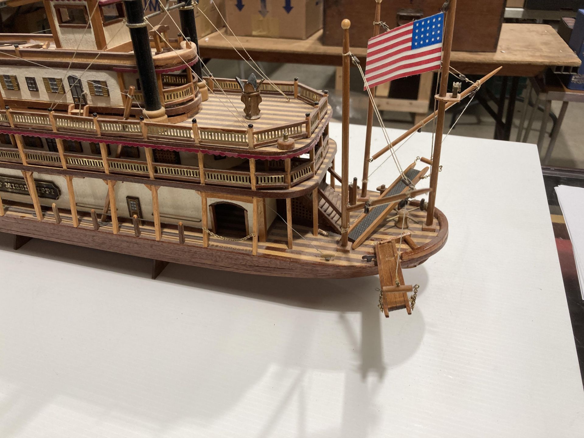 A match-stick and balsa wood model of the King of Mississippi - Mississippi steam boat - - Bild 5 aus 5