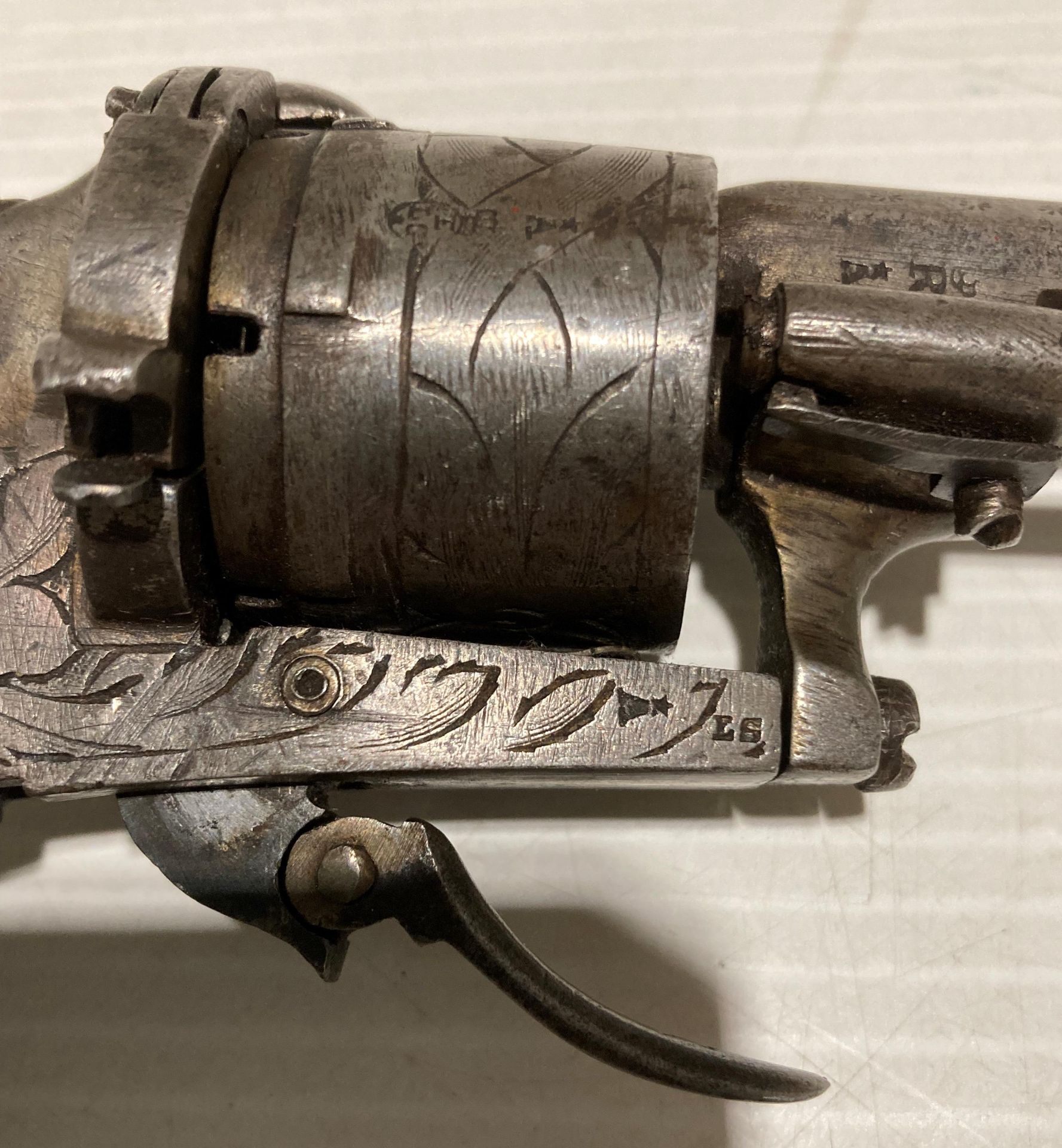 An antique six shot 7mm calibre circa 19th Century revolver with foldable/retractable trigger - Image 7 of 9