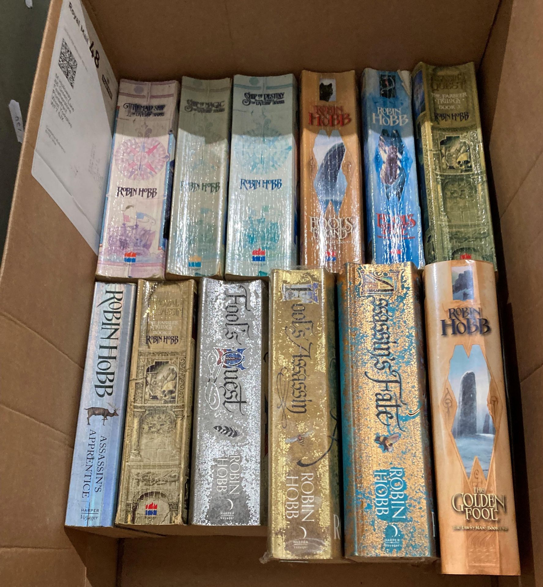 Contents to box and in front of box - twenty Robin Hobb hard and paperback science fiction/fantasy - Image 2 of 3
