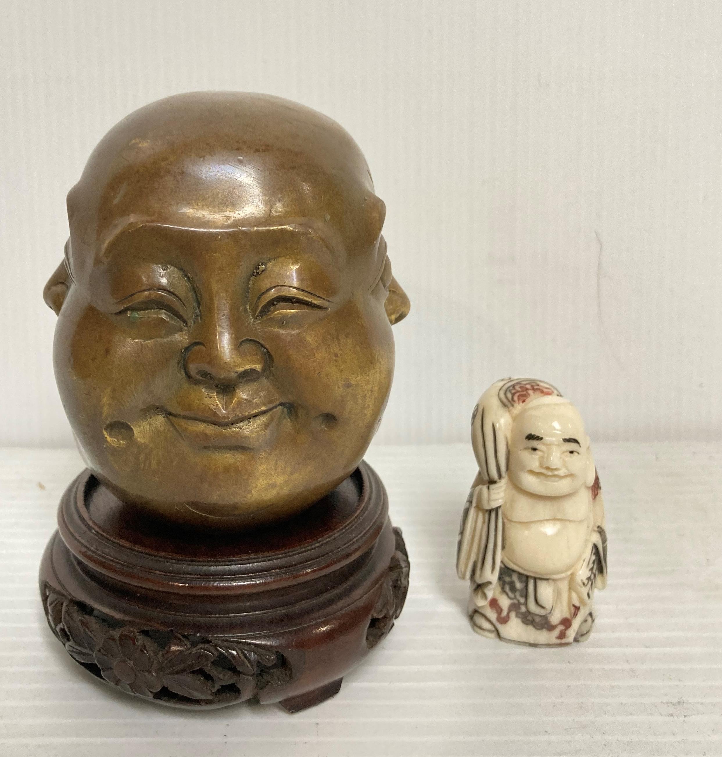 An antique Oriental bronze four-face Buddha with four symbol stamp to base on wooden hand-carved - Image 3 of 6