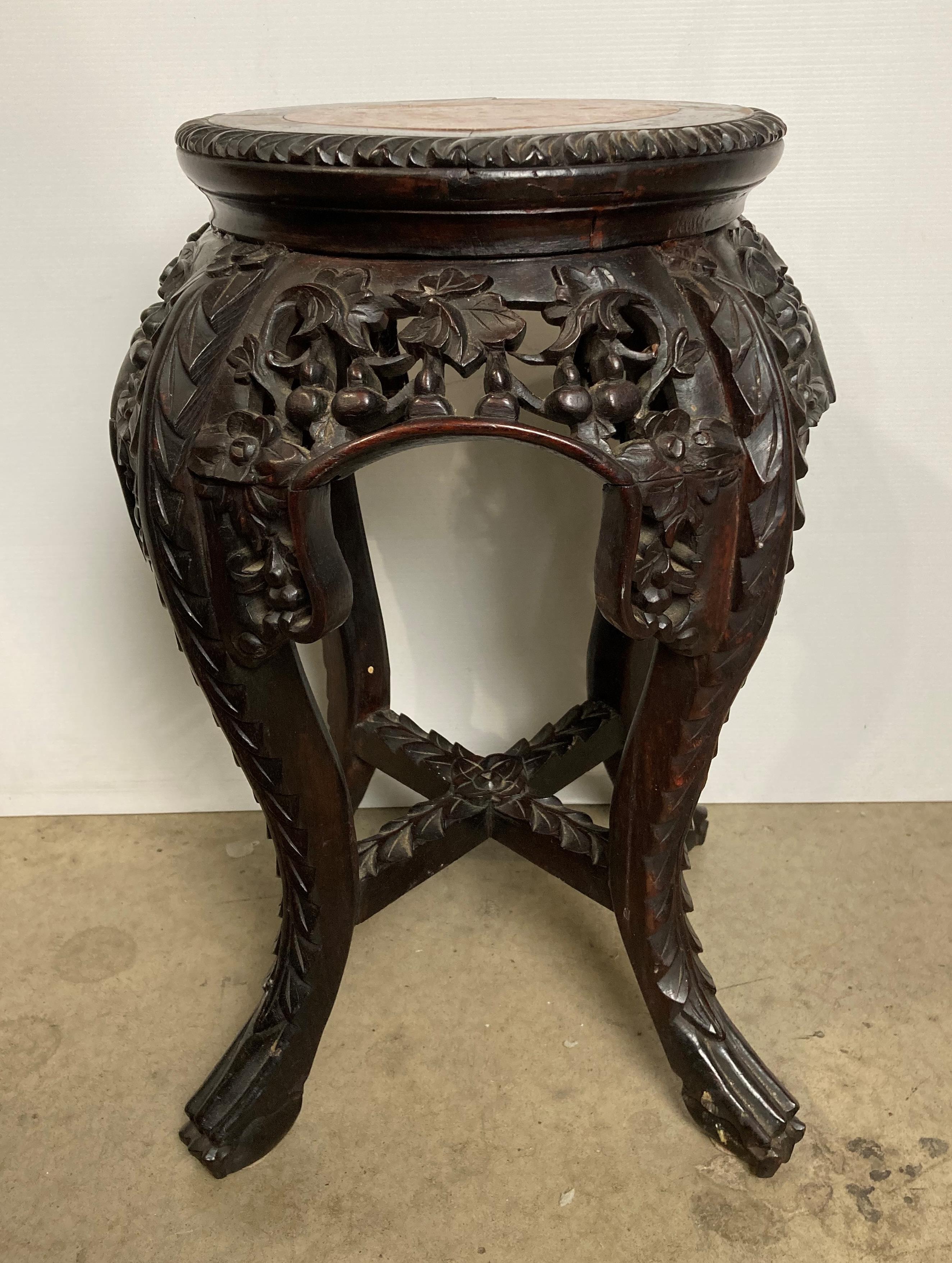 A small Oriental wooden hand-carved marble-topped plant stand/jardiniere with carved plants/flowers - Image 2 of 5