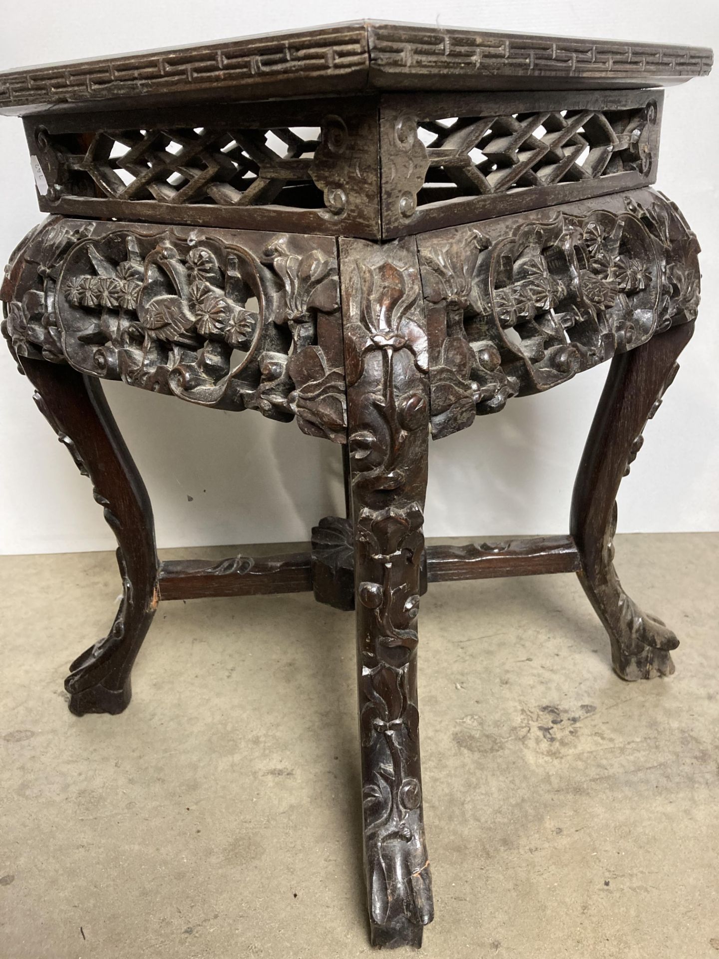 Oriental hand-carved square marble-top side table/jardiniere stand with hand-carved floral design, - Image 5 of 6