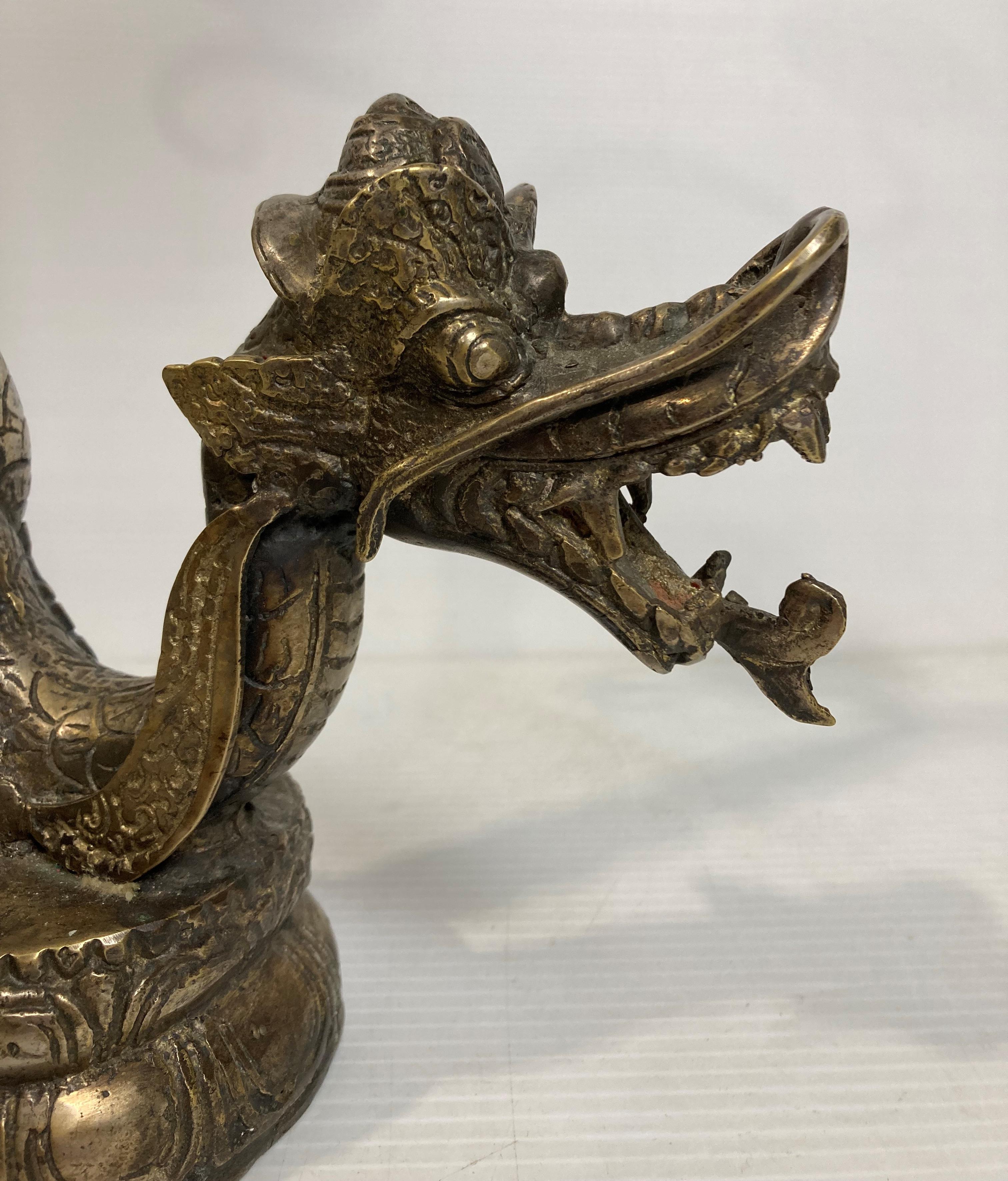 A vintage brass Oriental double dragon candelabra with twisted tail stamp in a Qing Dynasty style, - Image 3 of 4