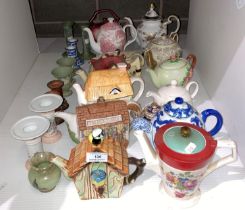 Contents to part of rack - thirteen assorted tea pots including novelty etc by Meakin, Teapottery,