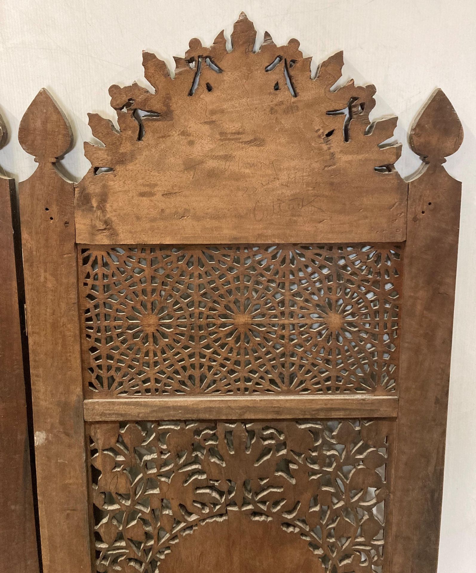 An Asian wooden hand-carved three-panel display screen with detailed peacock to each panel and - Image 12 of 13