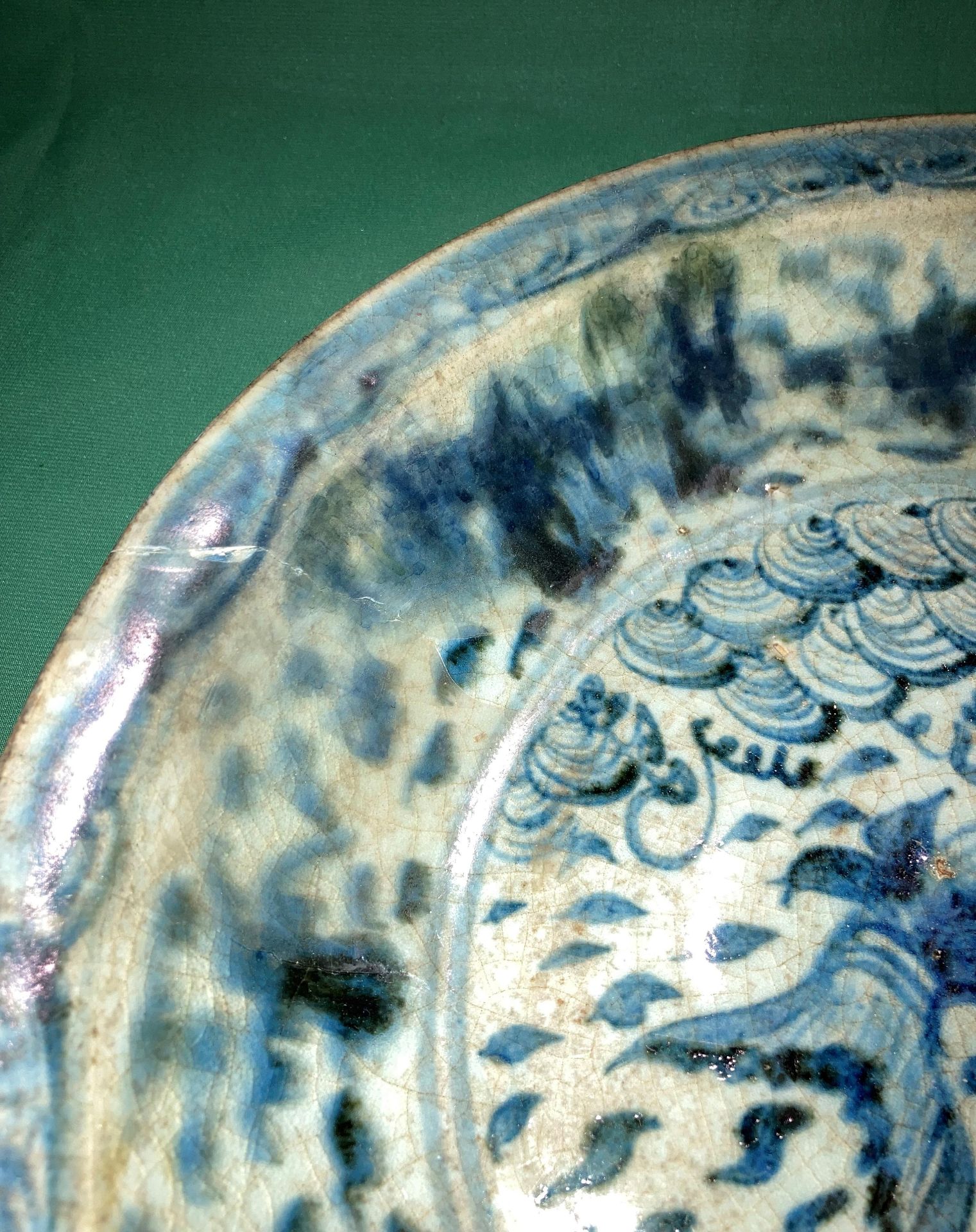 An antique Oriental blue and white glazed bowl with fish in pond to centre (bowl damaged and been - Image 5 of 6