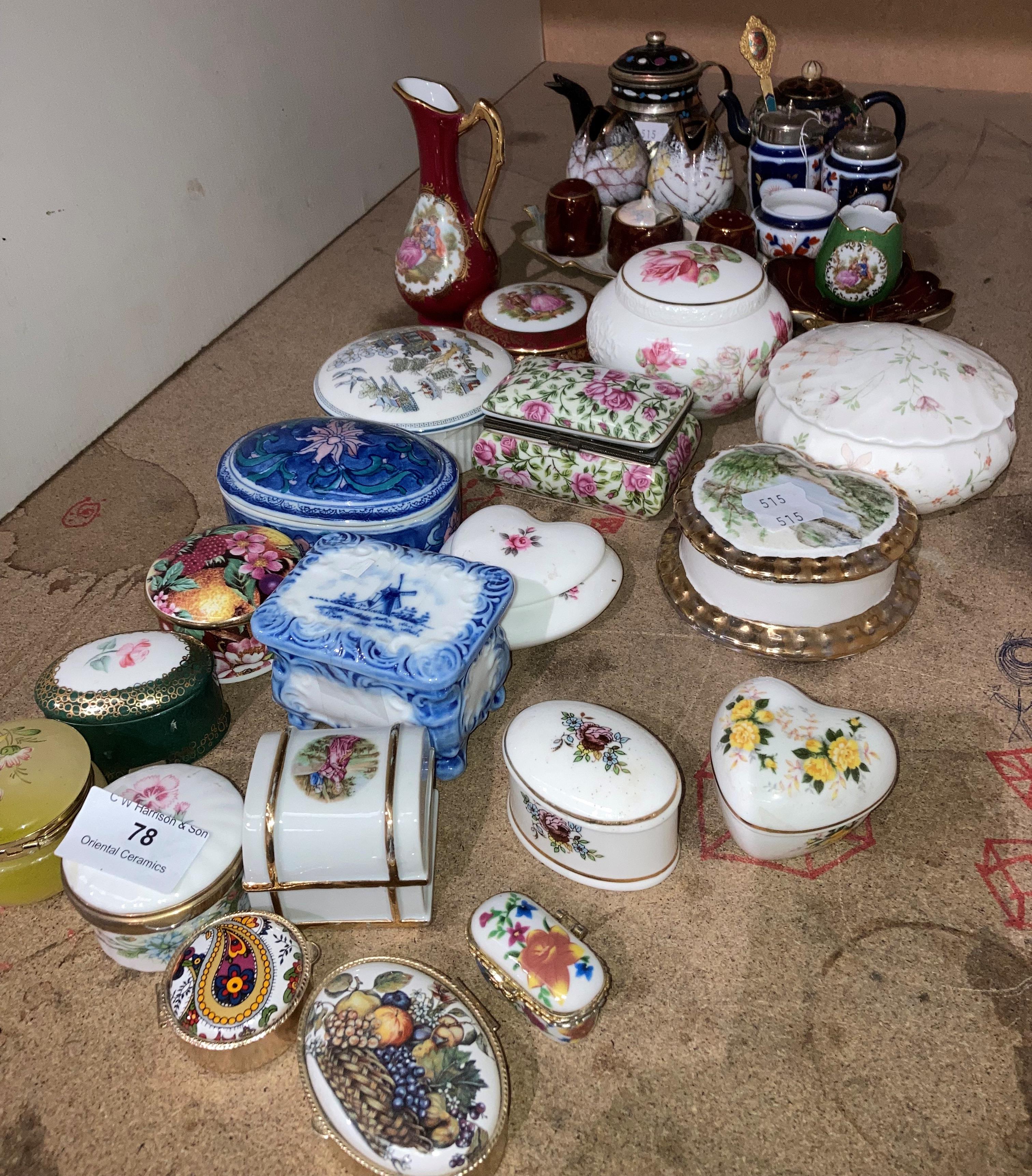 Thirty assorted ceramic items including Imari pattern condiment set, trinket boxes and pill boxes, - Image 3 of 3