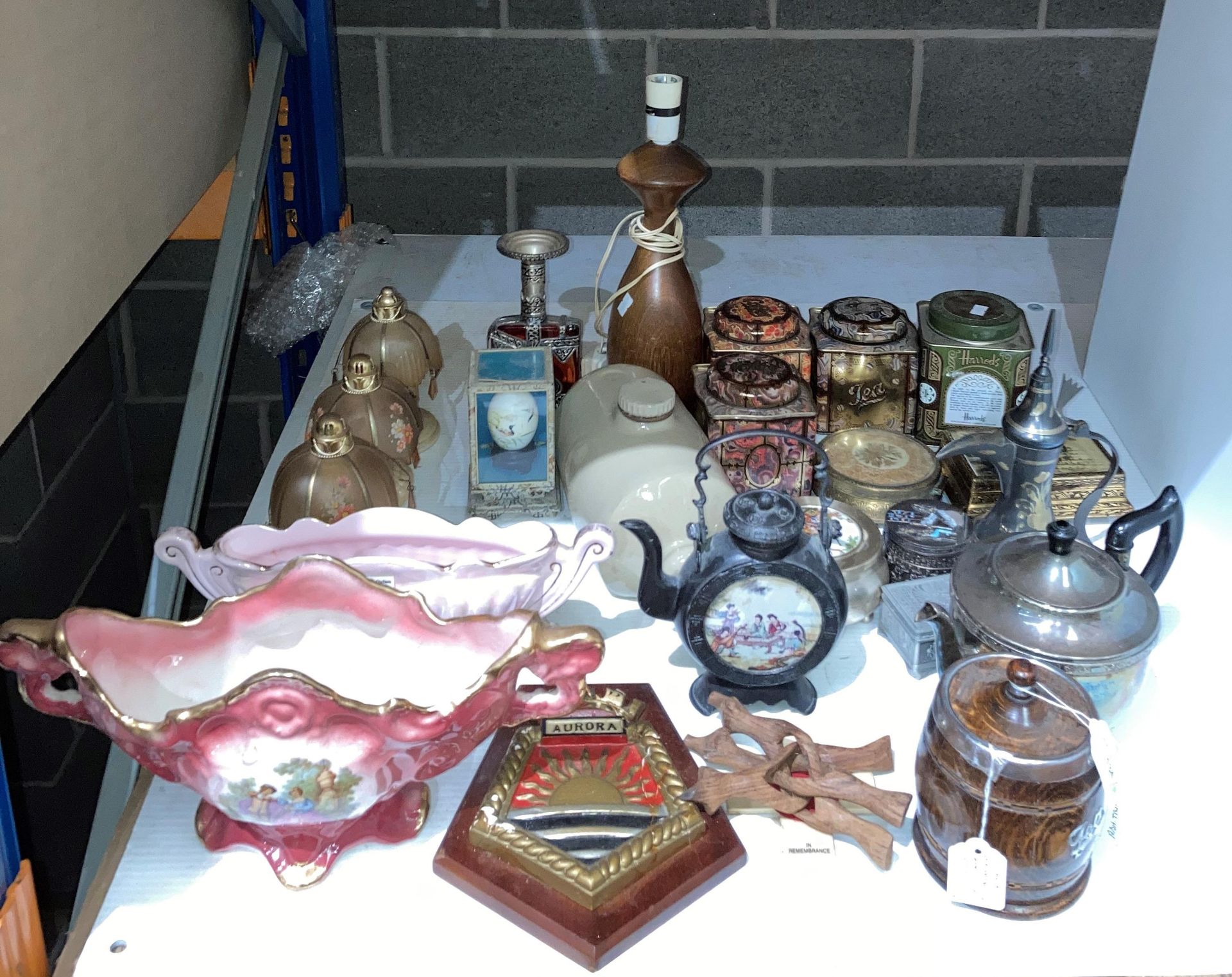 Contents to part of rack - 20 assorted items including vintage bottle warmer, wooden tea barrel,