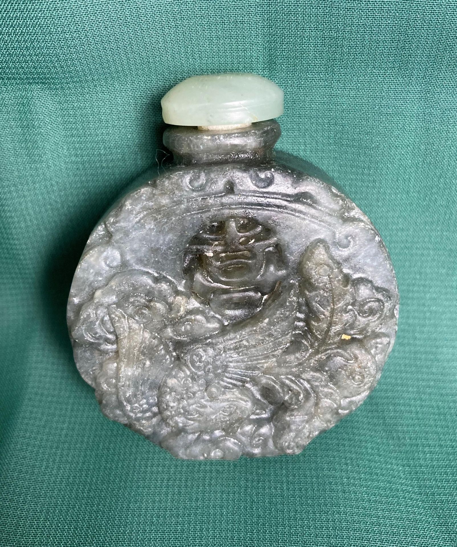 Two assorted jade/jadeite carved snuff bottle stoppers (only one spoon), 5.5cm and 6. - Image 4 of 7