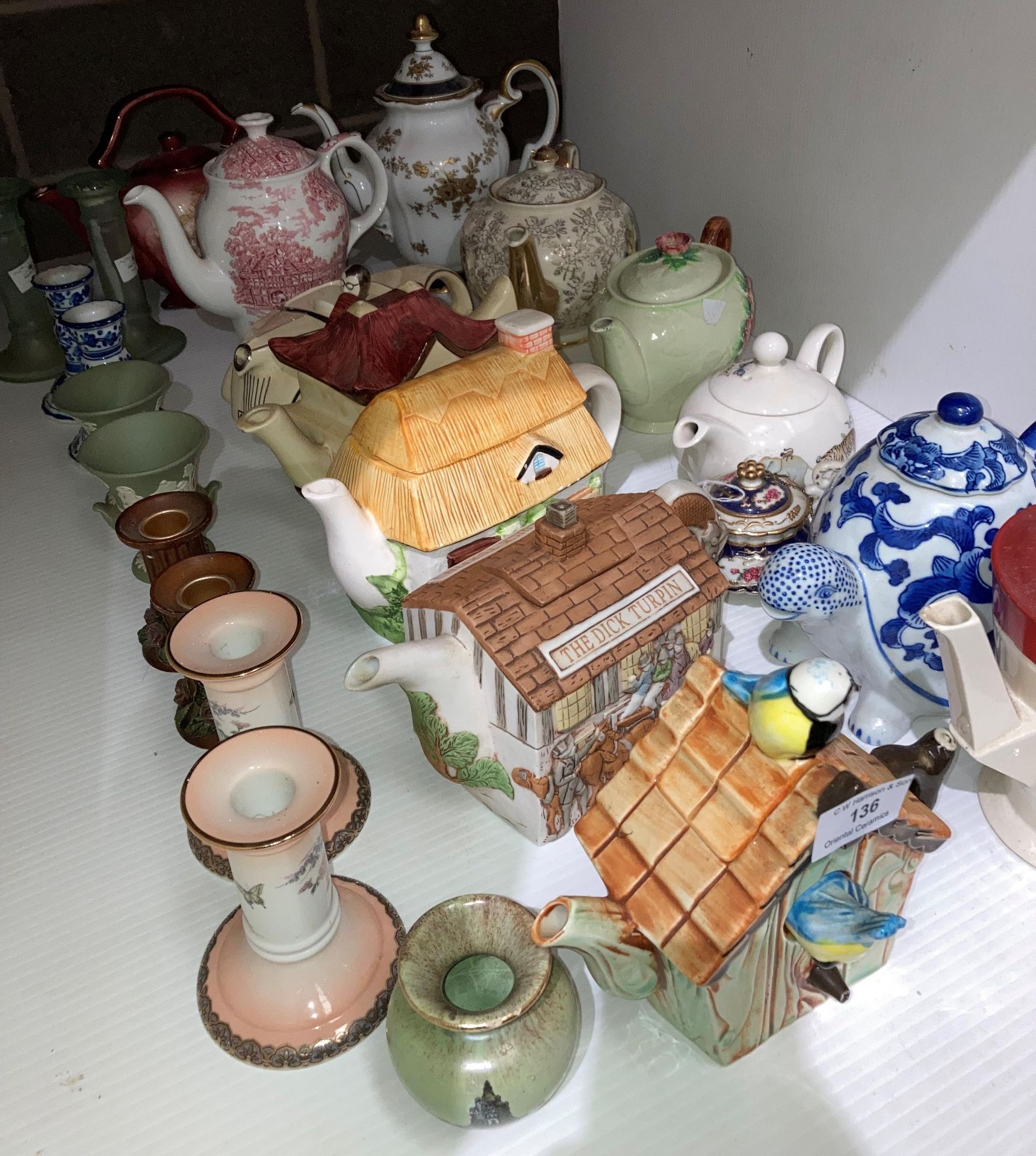 Contents to part of rack - thirteen assorted tea pots including novelty etc by Meakin, Teapottery, - Image 3 of 3