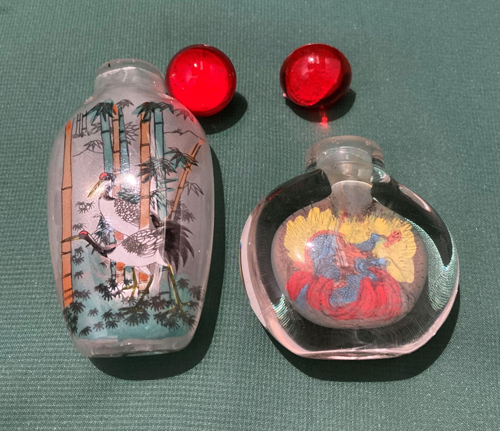 Two assorted glass snuff bottles, - Image 4 of 4