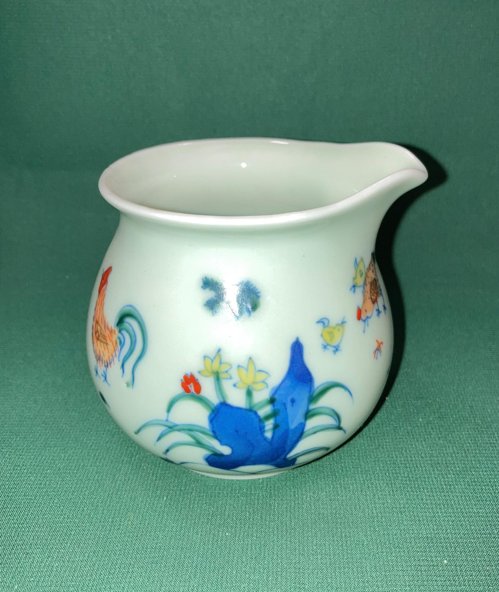 An Oriental hand-painted milk/cream jug possibly Jingdezhen with six symbol makers mark to base in - Image 3 of 5