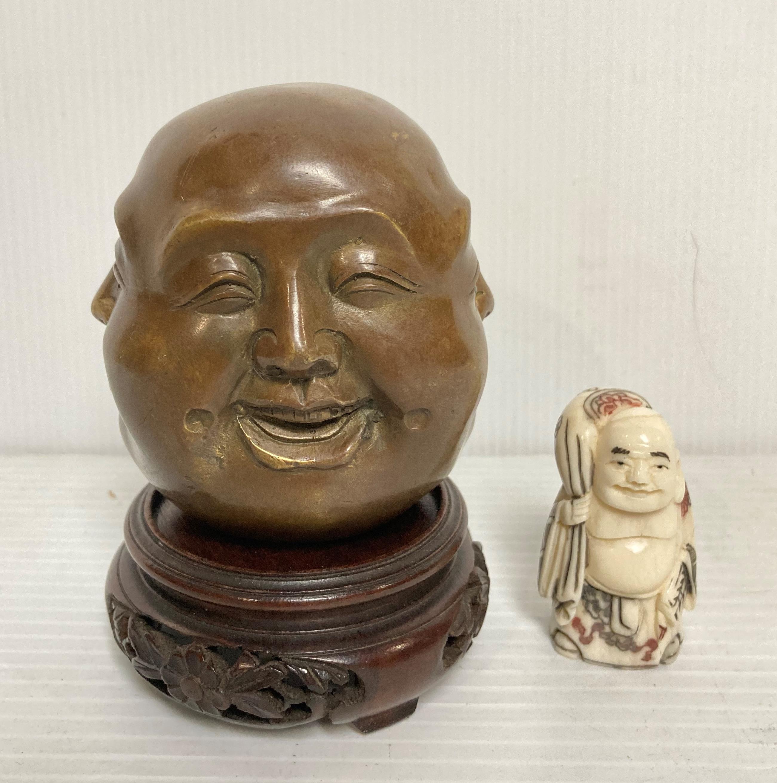 An antique Oriental bronze four-face Buddha with four symbol stamp to base on wooden hand-carved - Image 2 of 6