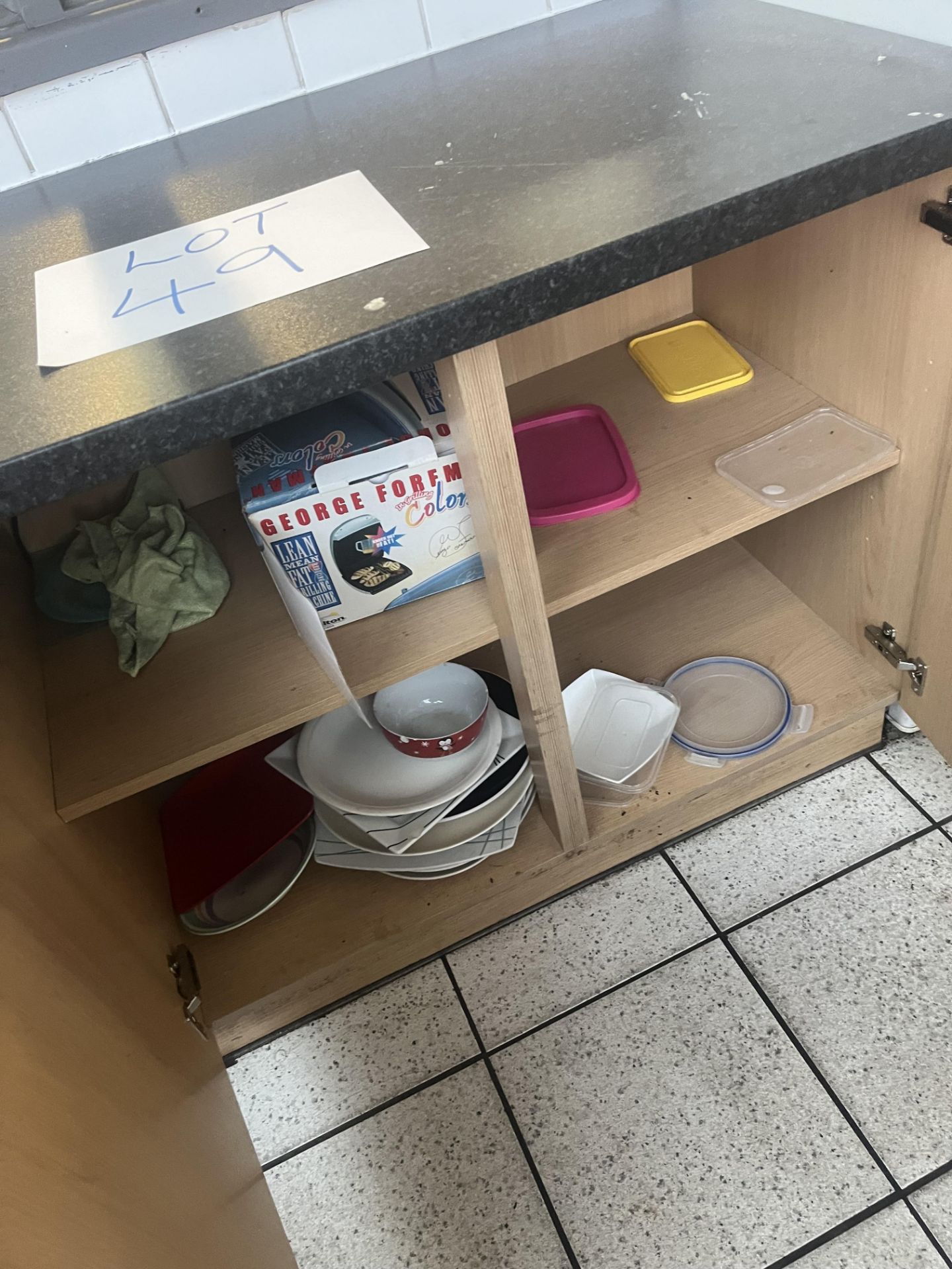 Contents to kitchen area including cupboards, sink, Main water heater, etc. - Image 5 of 5