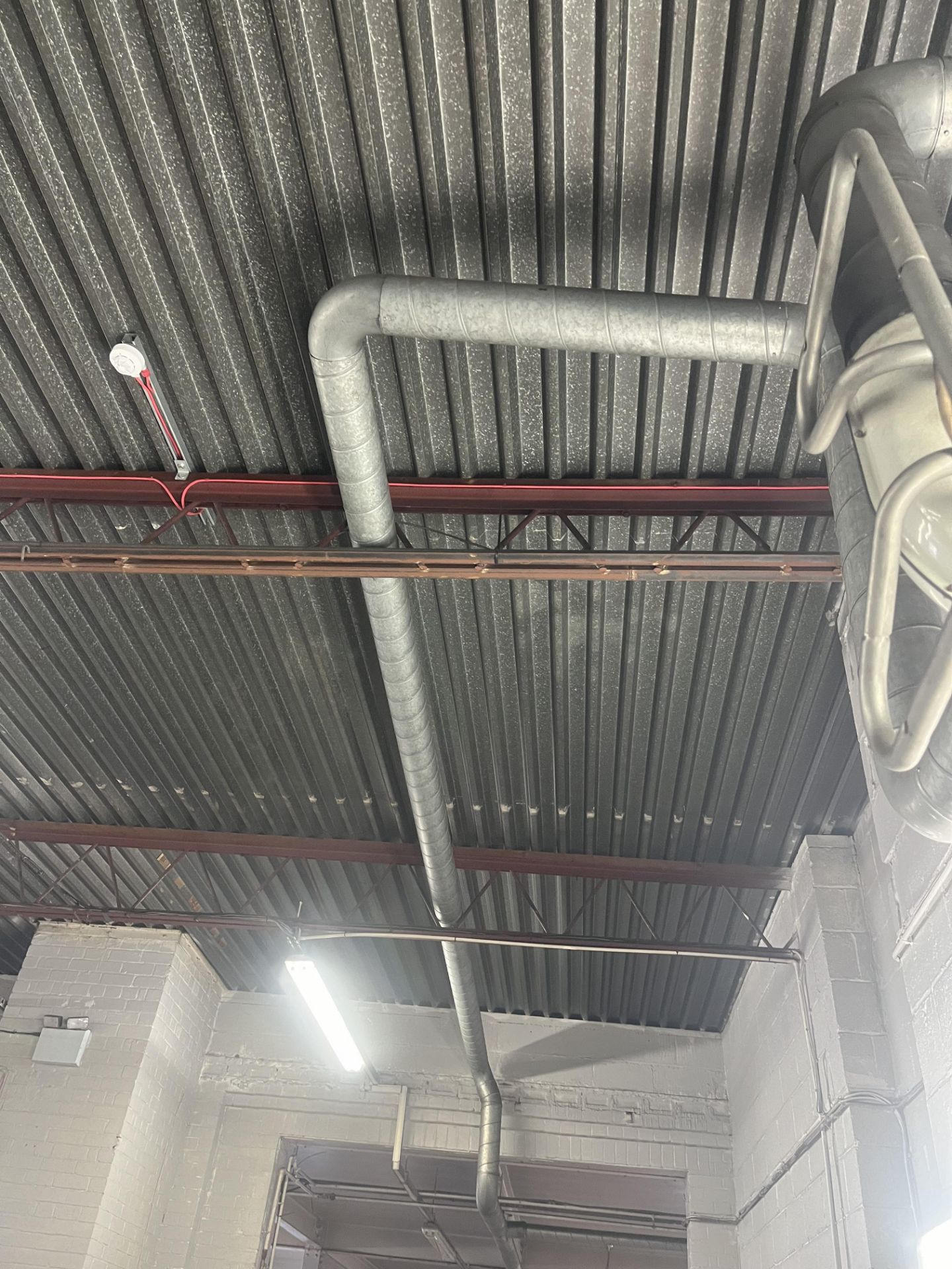 Extraction system including ducting (Please note the successful purchaser will be responsible for - Image 3 of 9