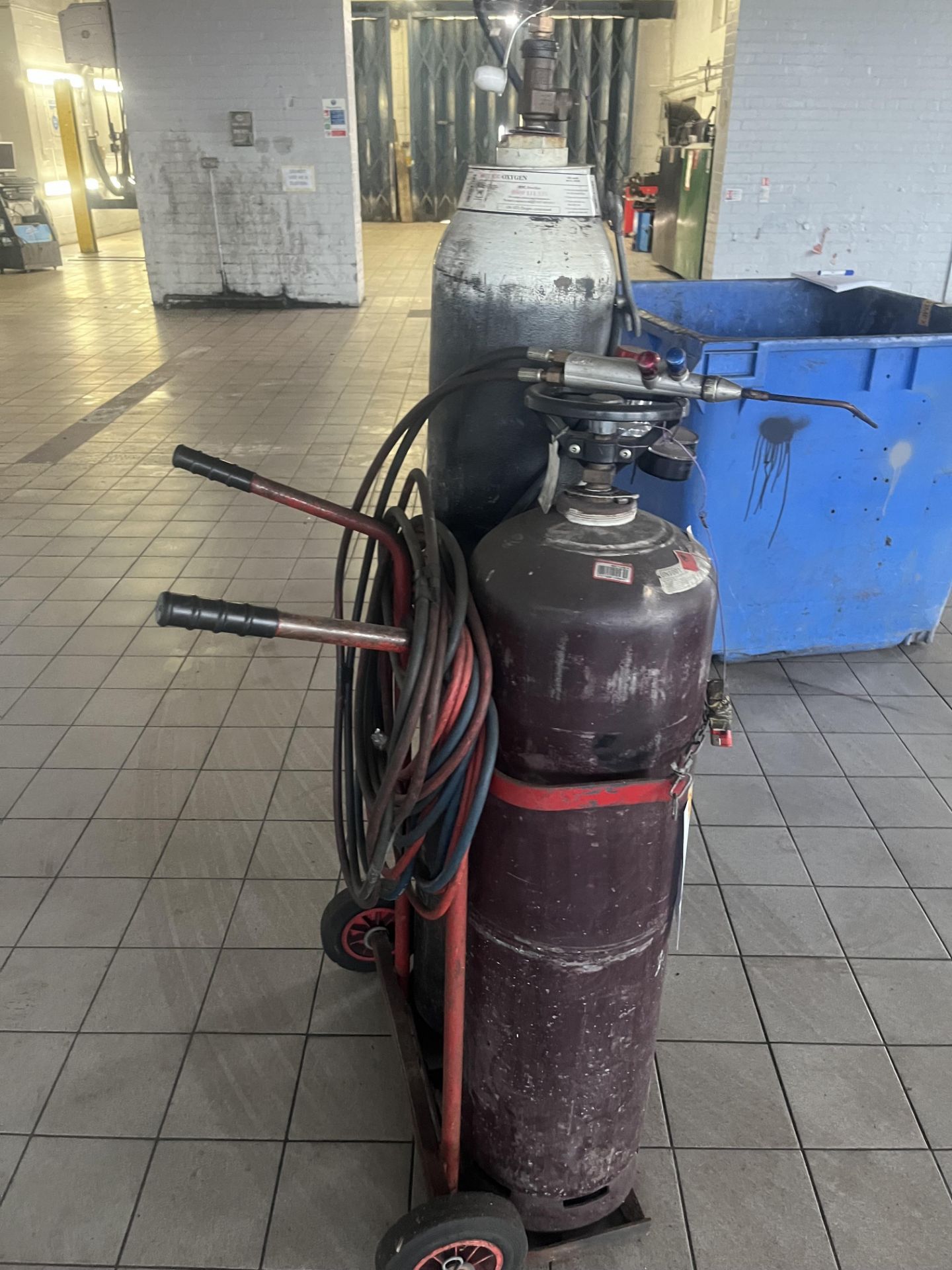 Welding equipment including gas bottles (empty) - Image 7 of 7