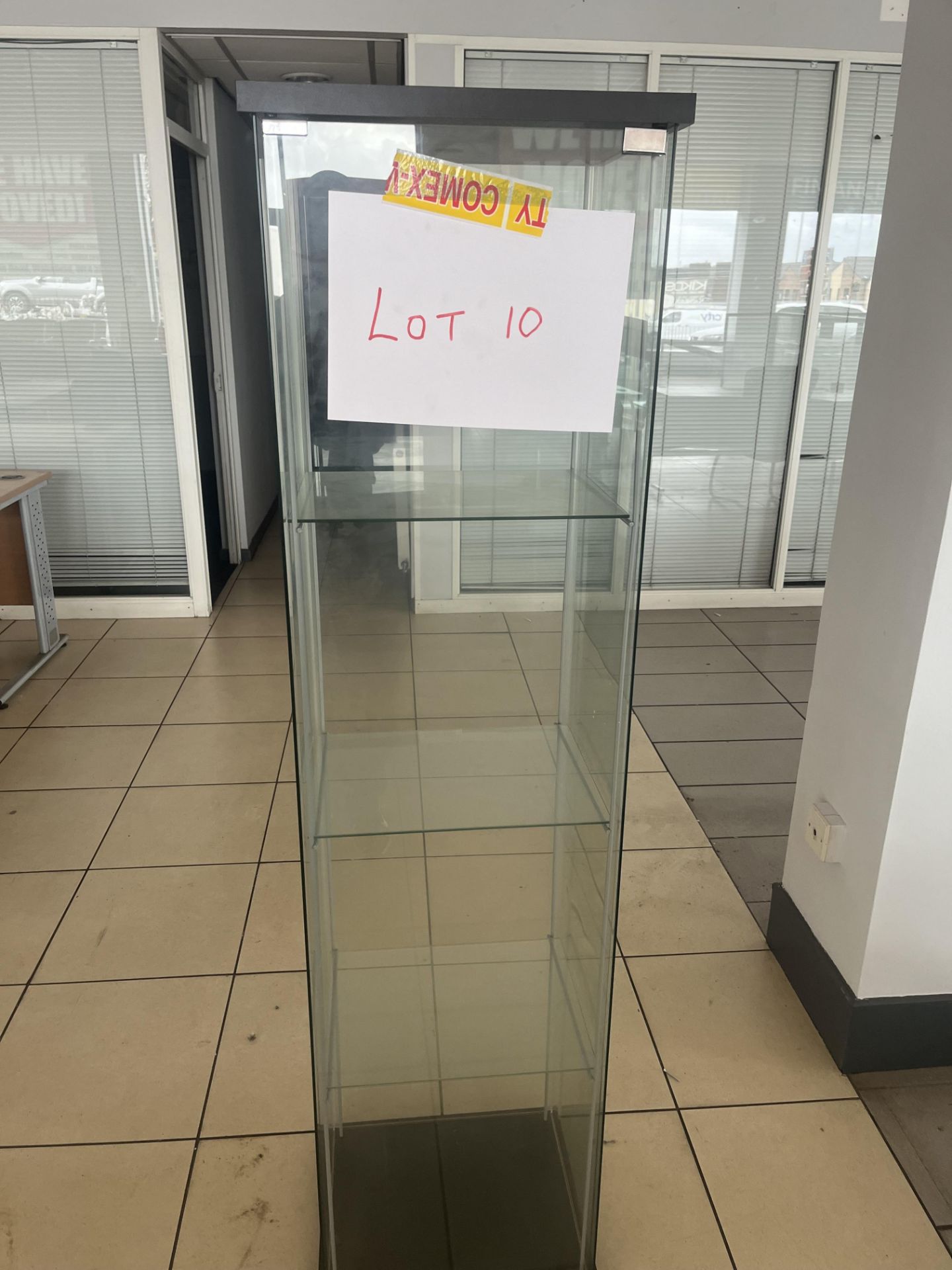 Glass display cabinet