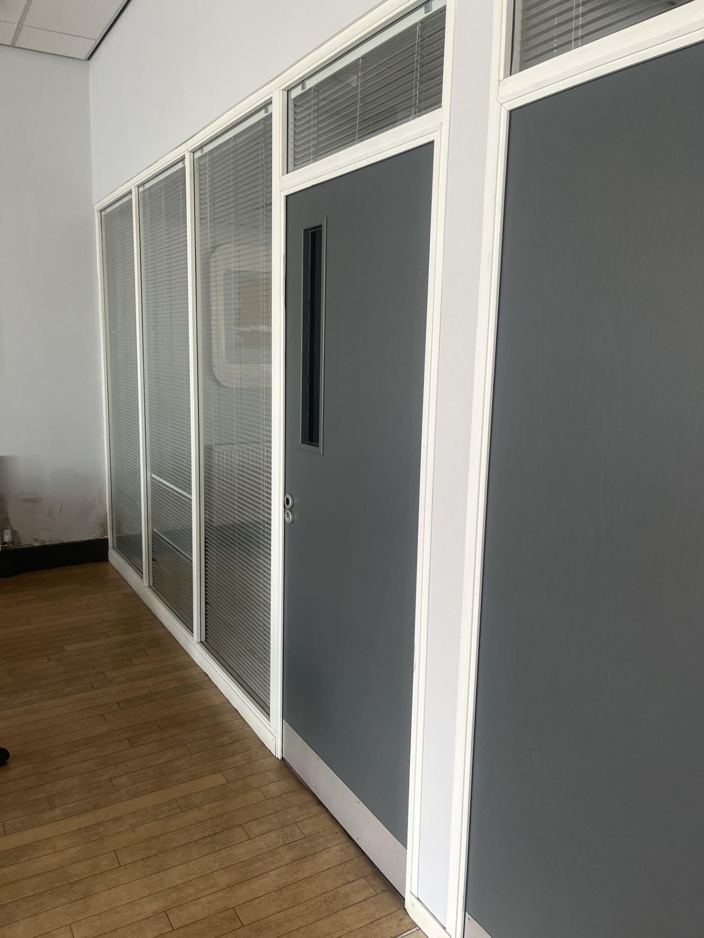 Glass partition section comprising six panels and two doors (Please note the successful bidder is - Image 4 of 7