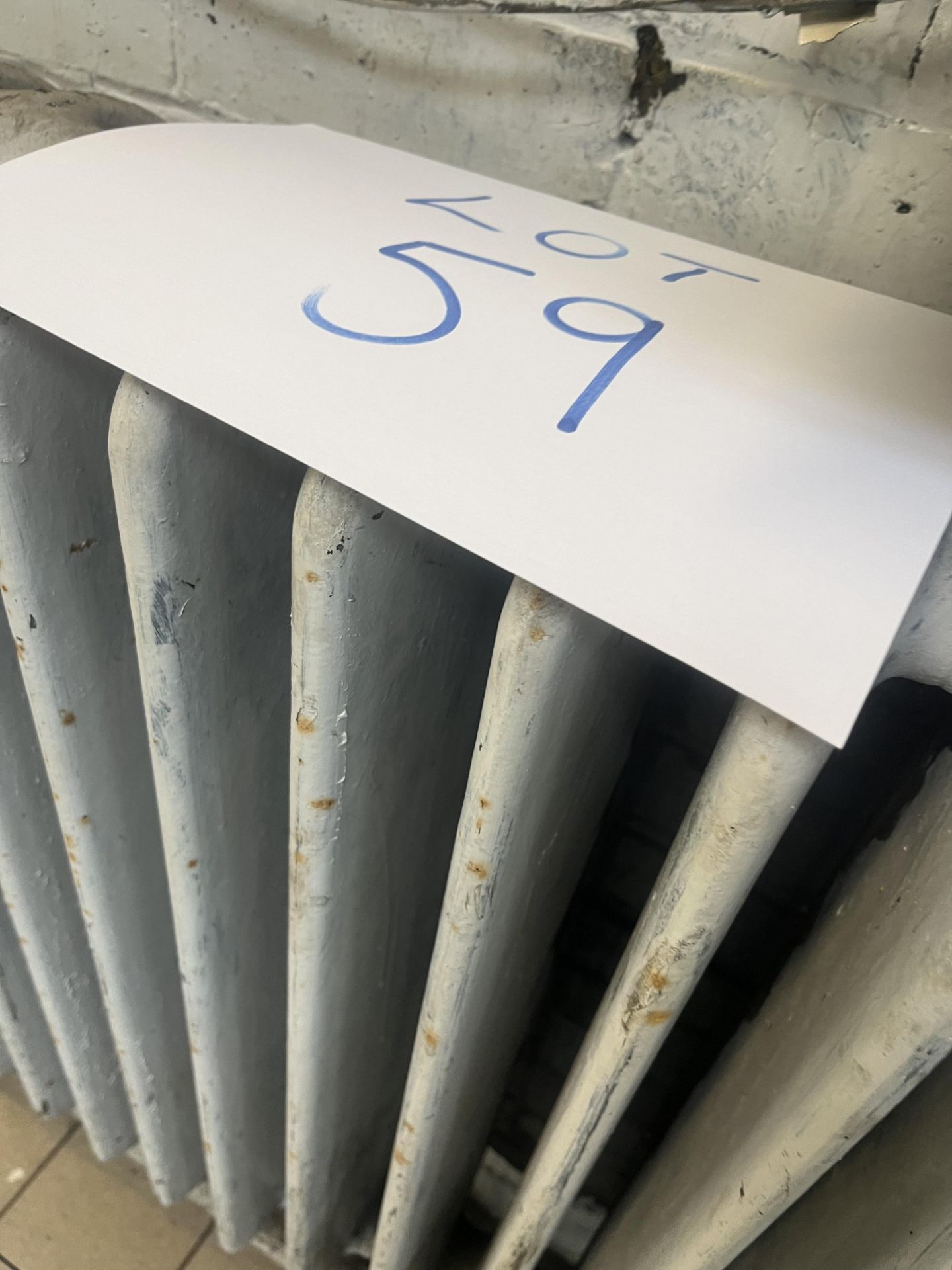 Architectural salvage: medium industrial radiator (Please note the successful bidder will be - Bild 5 aus 6