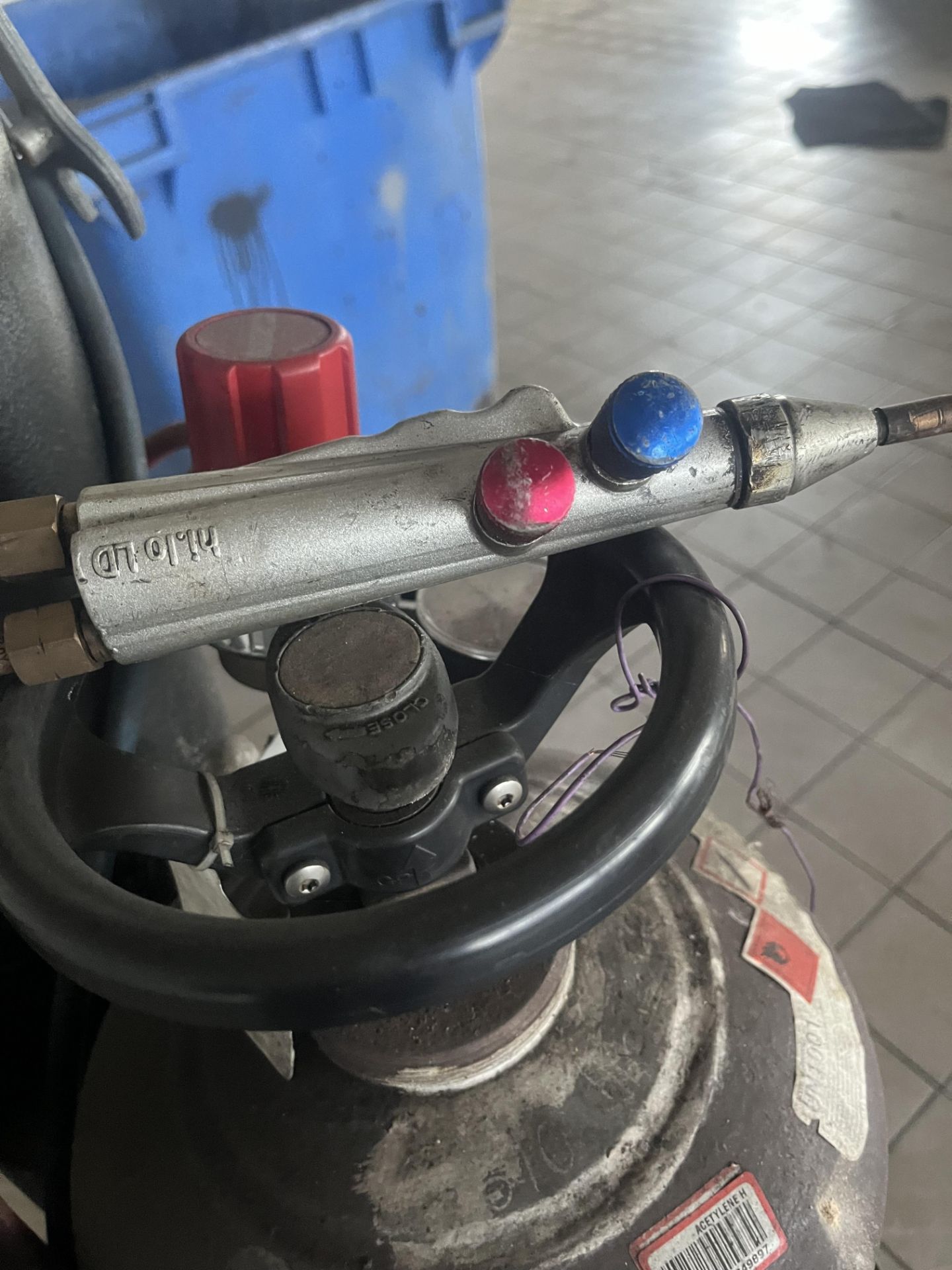 Welding equipment including gas bottles (empty) - Image 5 of 7