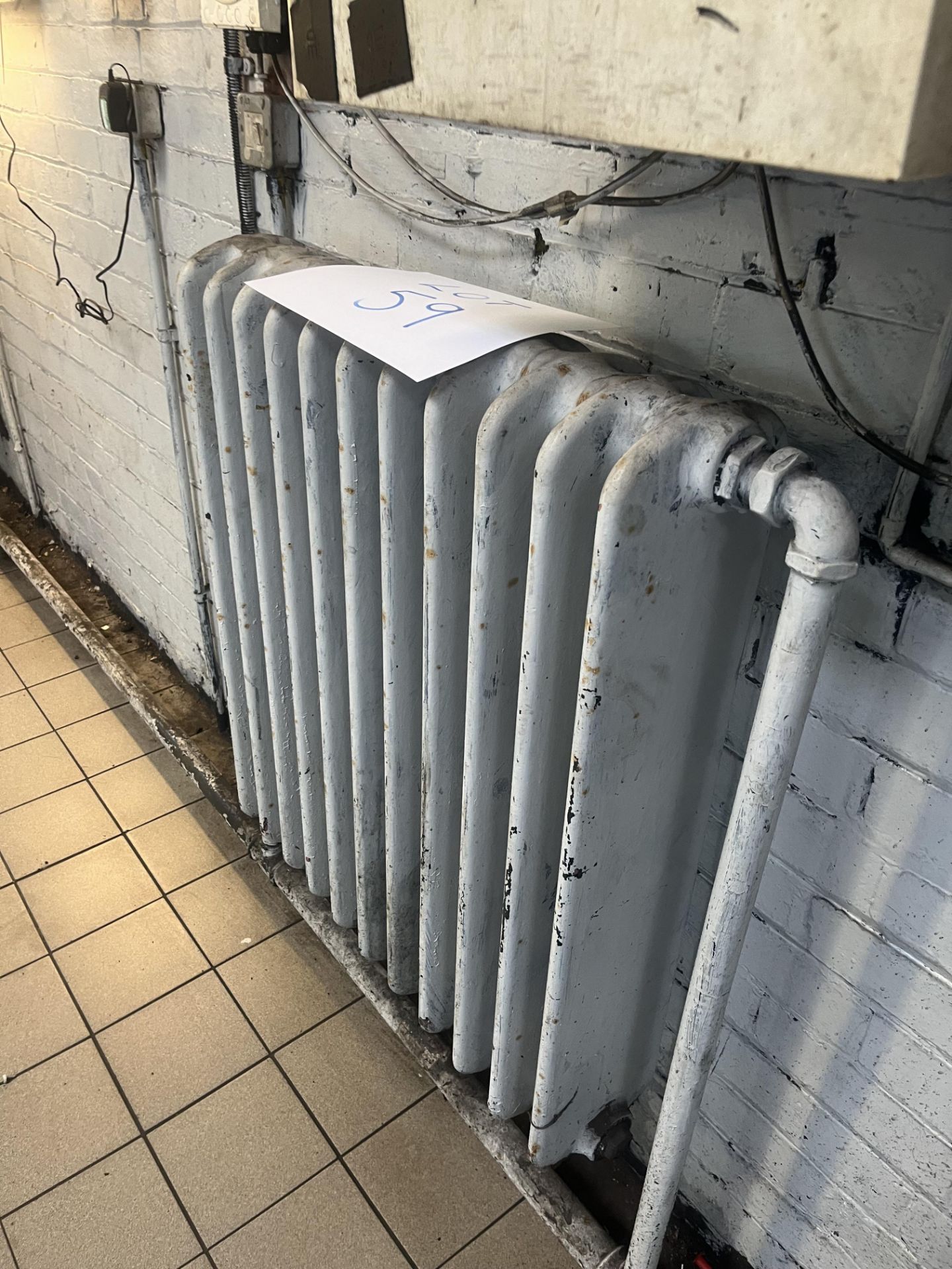 Architectural salvage: medium industrial radiator (Please note the successful bidder will be - Image 4 of 6